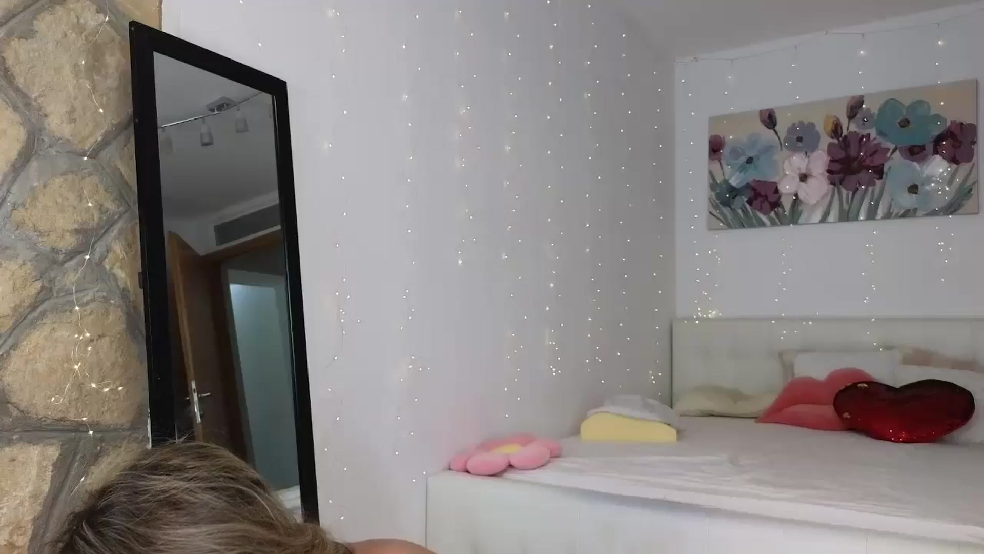 Gallery image thumbnail from AnnasCloset's myfreecams stream on, 06/19/2024, 07:21 image 10 of 20