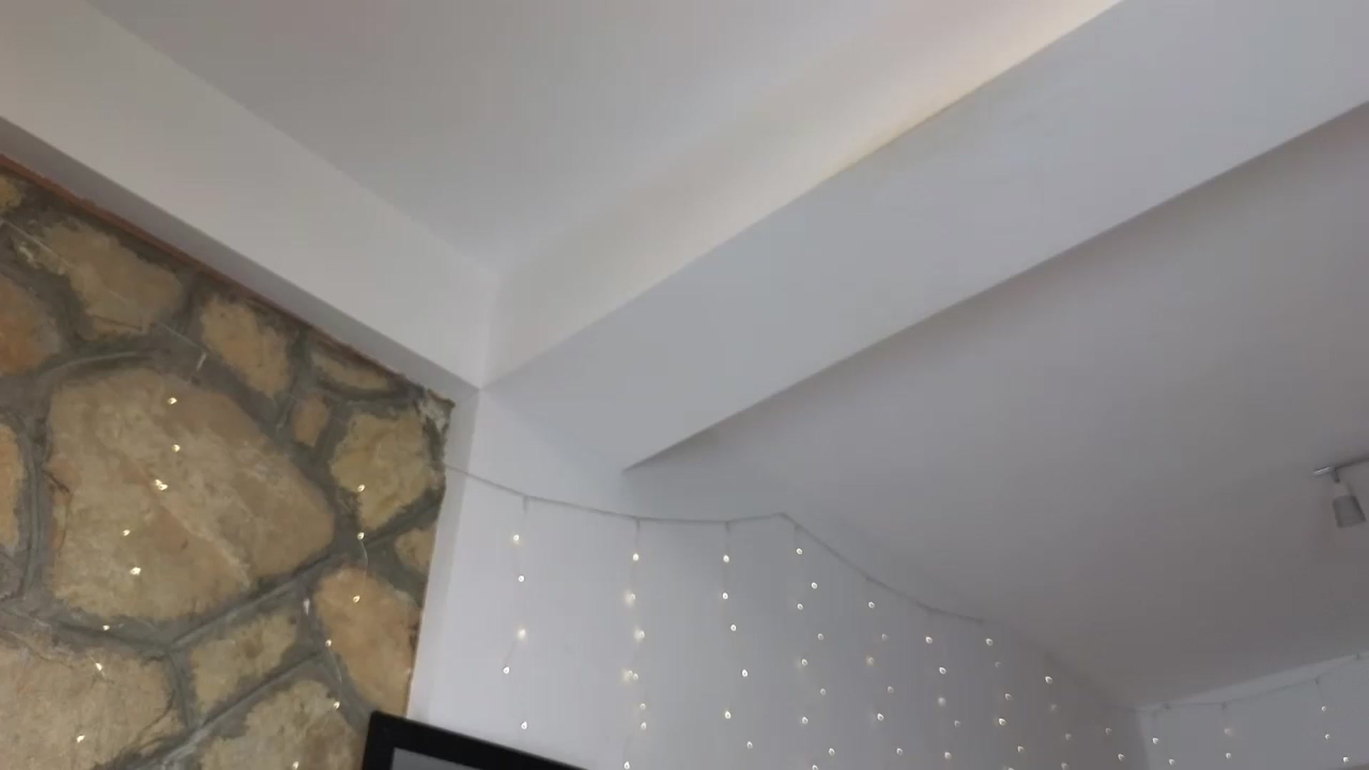 Gallery image thumbnail from AnnasCloset's myfreecams stream on, 06/29/2024, 24:06 image 14 of 20