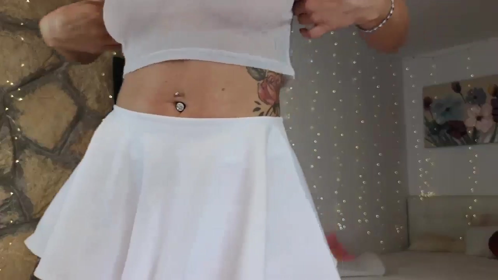 Gallery image thumbnail from AnnasCloset's myfreecams stream on, 07/02/2024, 24:05 image 14 of 20