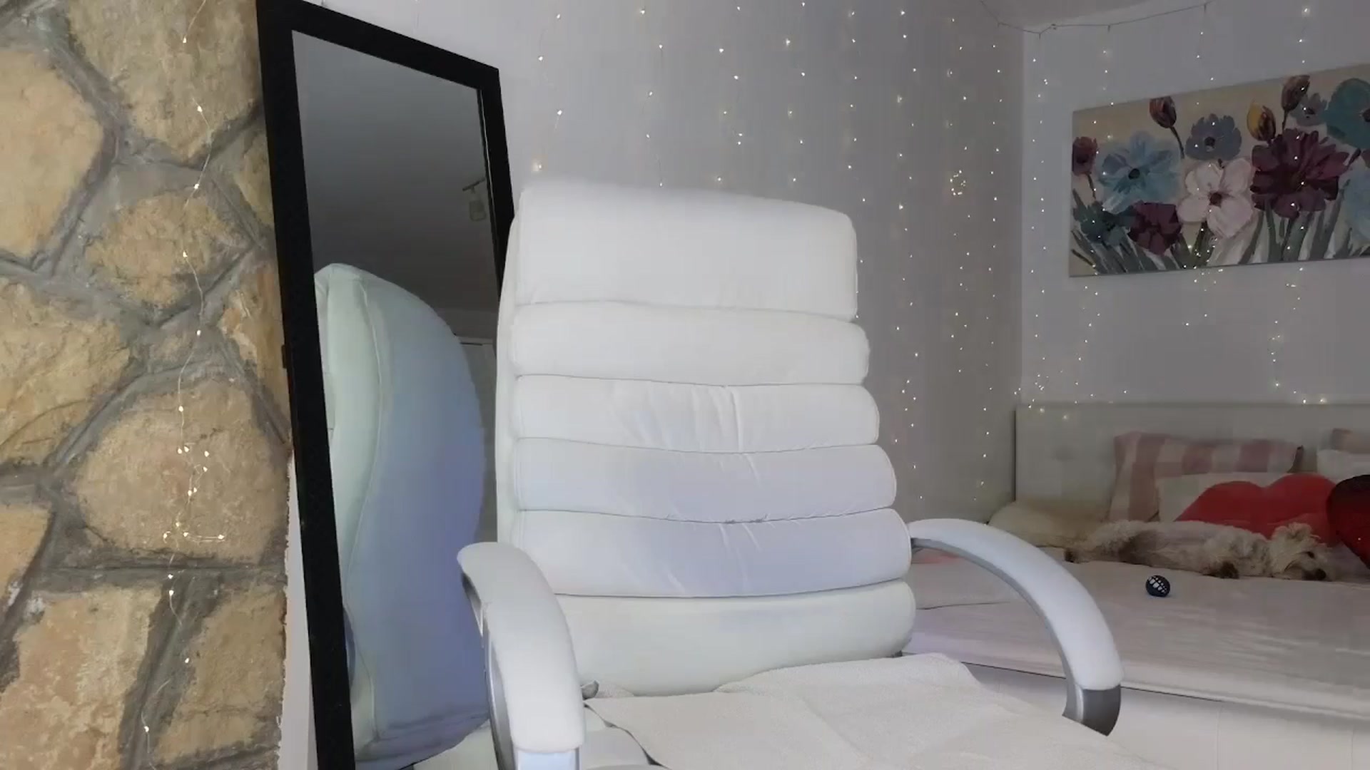 Gallery image thumbnail from AnnasCloset's myfreecams stream on, 10/06/2024, 22:35 image 20 of 20