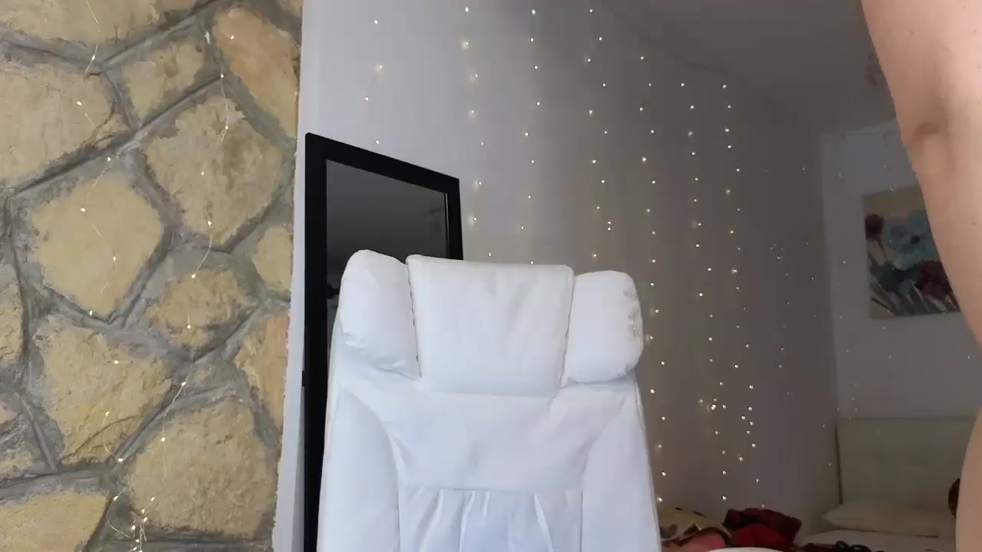 Gallery image thumbnail from AnnasCloset's myfreecams stream on, 02/17/2025, 01:24 image 14 of 20