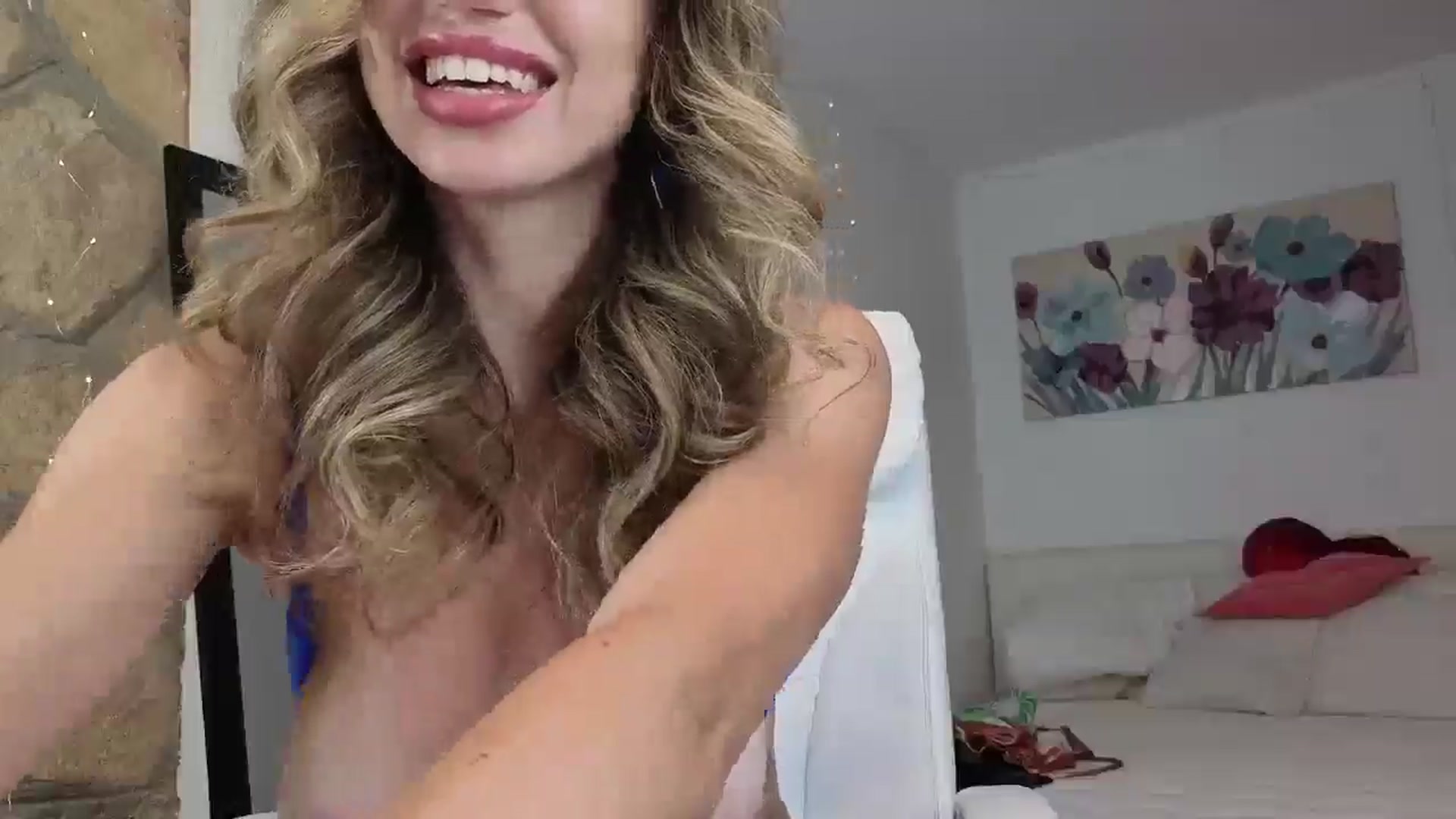 Gallery image thumbnail from AnnasCloset's myfreecams stream on, 07/07/2025, 24:36 image 11 of 20