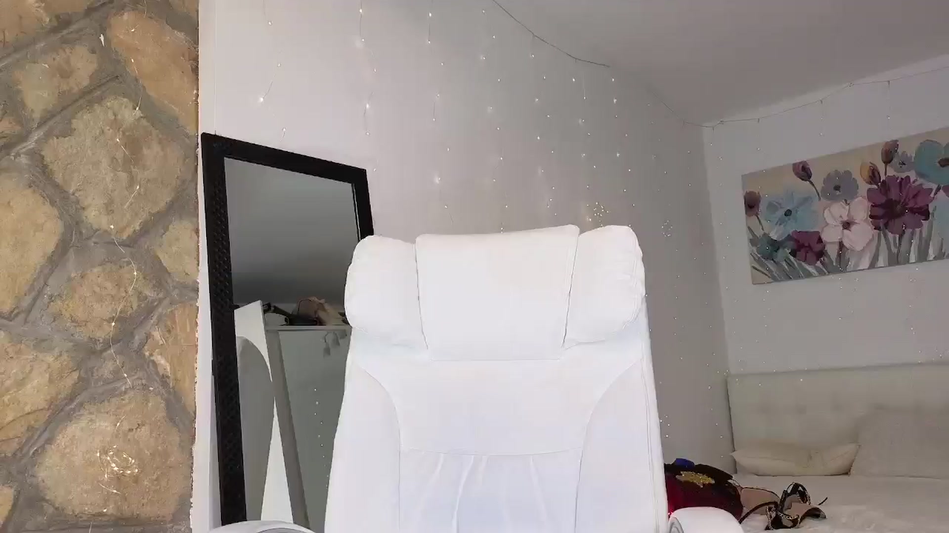 Gallery image thumbnail from AnnasCloset's myfreecams stream on, 09/11/2025, 01:36 image 1 of 20