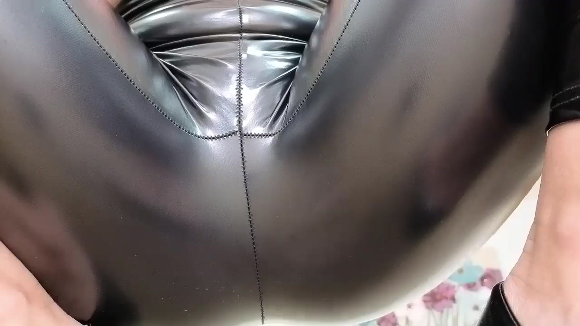Gallery image thumbnail from AnnasCloset's myfreecams stream on, 11/16/2025, 23:52 image 6 of 20