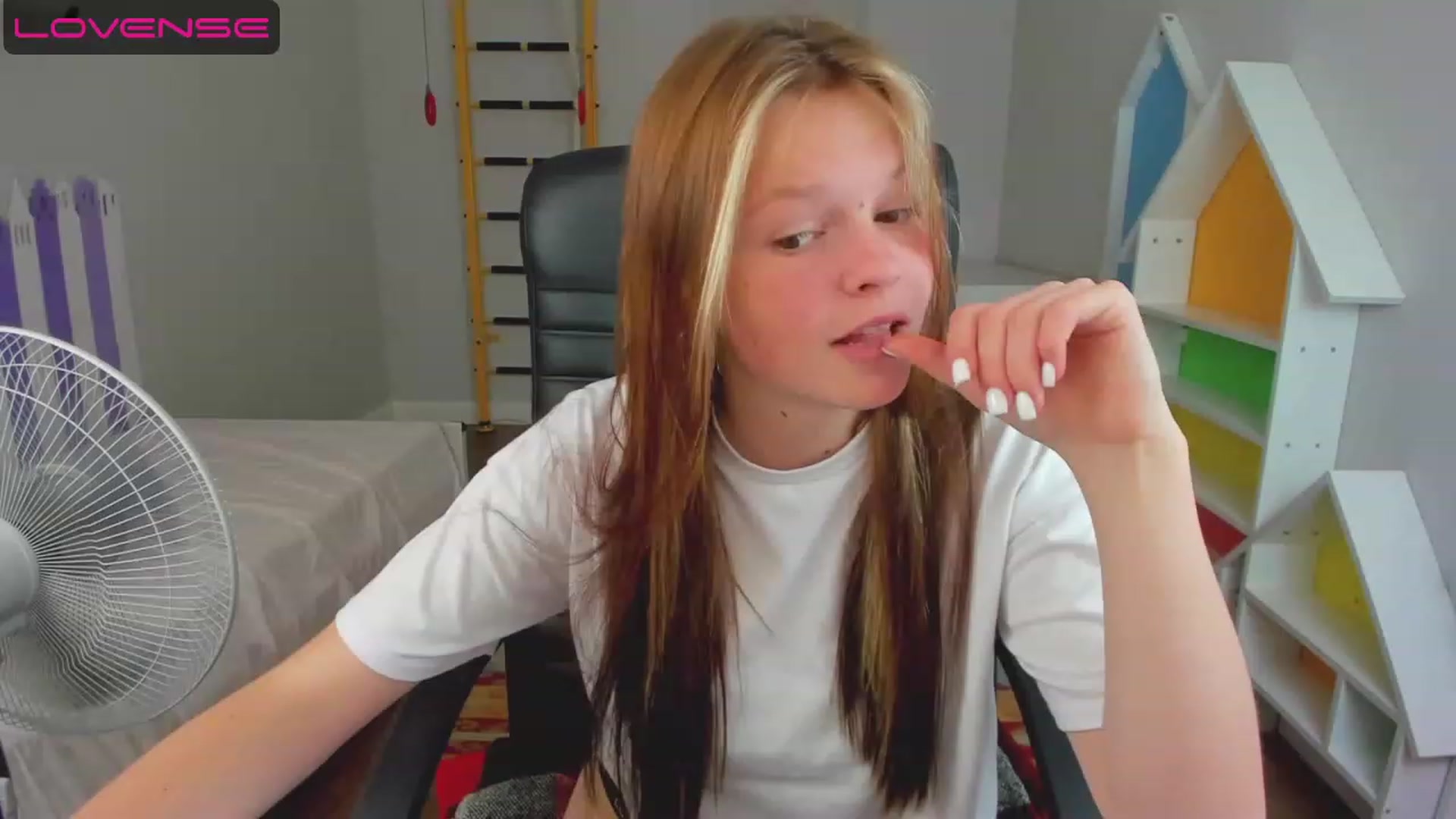 Gallery image thumbnail from Annasteel's myfreecams stream on, 06/19/2023, 08:42 image 15 of 20