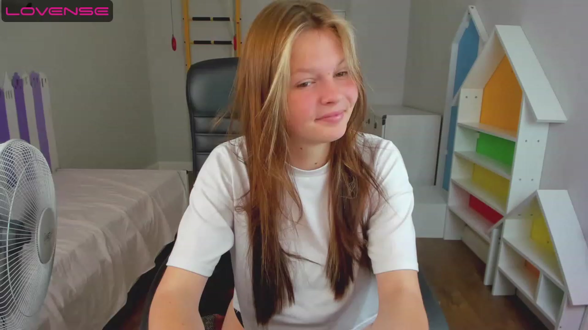 Gallery image thumbnail from Annasteel's myfreecams stream on, 06/19/2023, 08:42 image 17 of 20