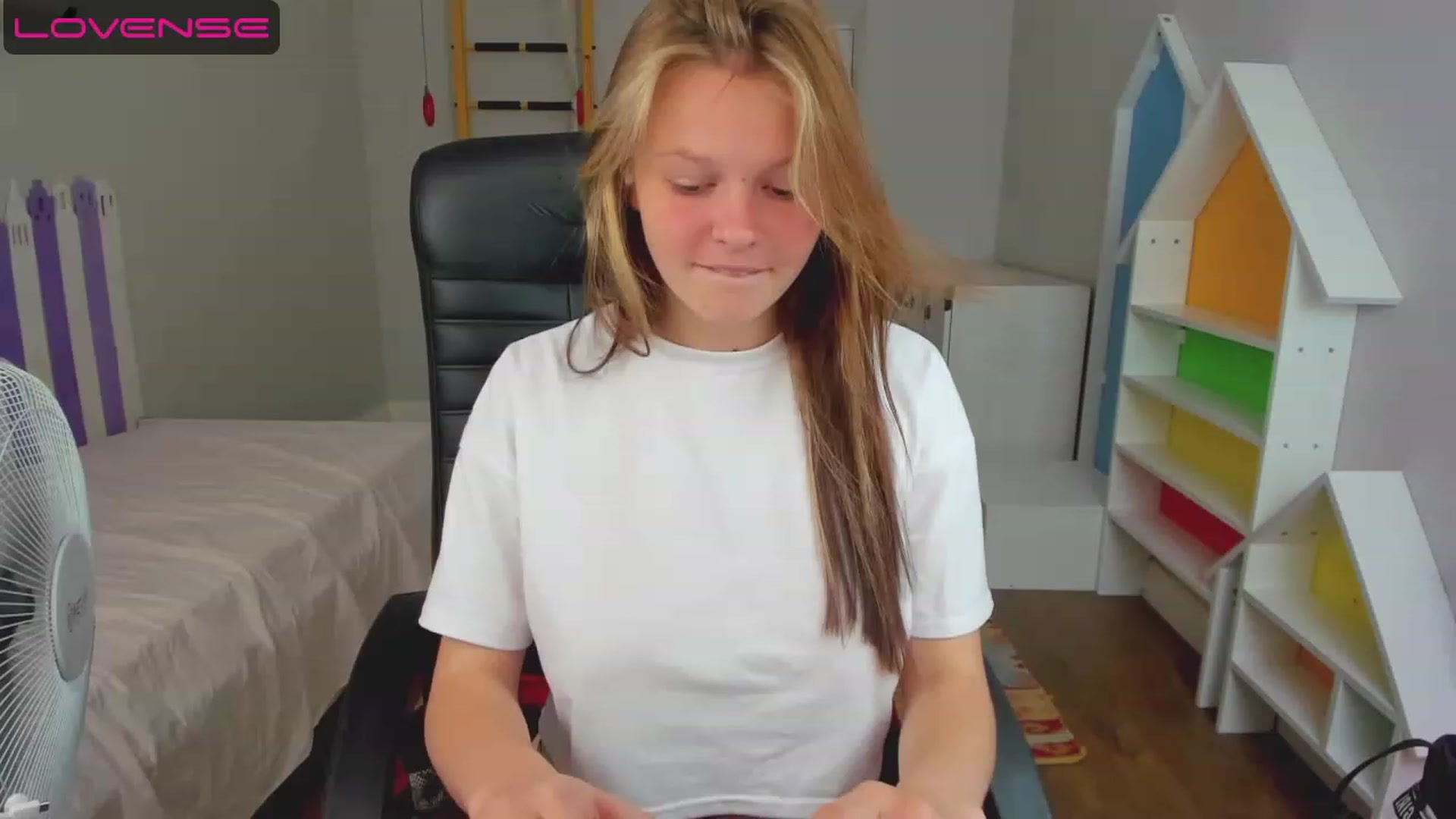 Gallery image thumbnail from Annasteel's myfreecams stream on, 06/19/2023, 09:45 image 16 of 20