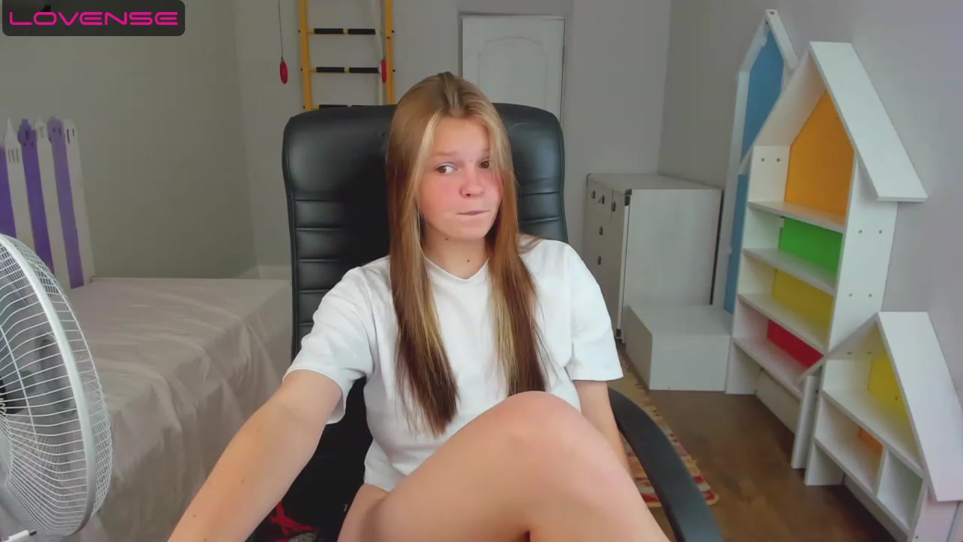 Gallery image thumbnail from Annasteel's myfreecams stream on, 06/19/2023, 10:57 image 9 of 20