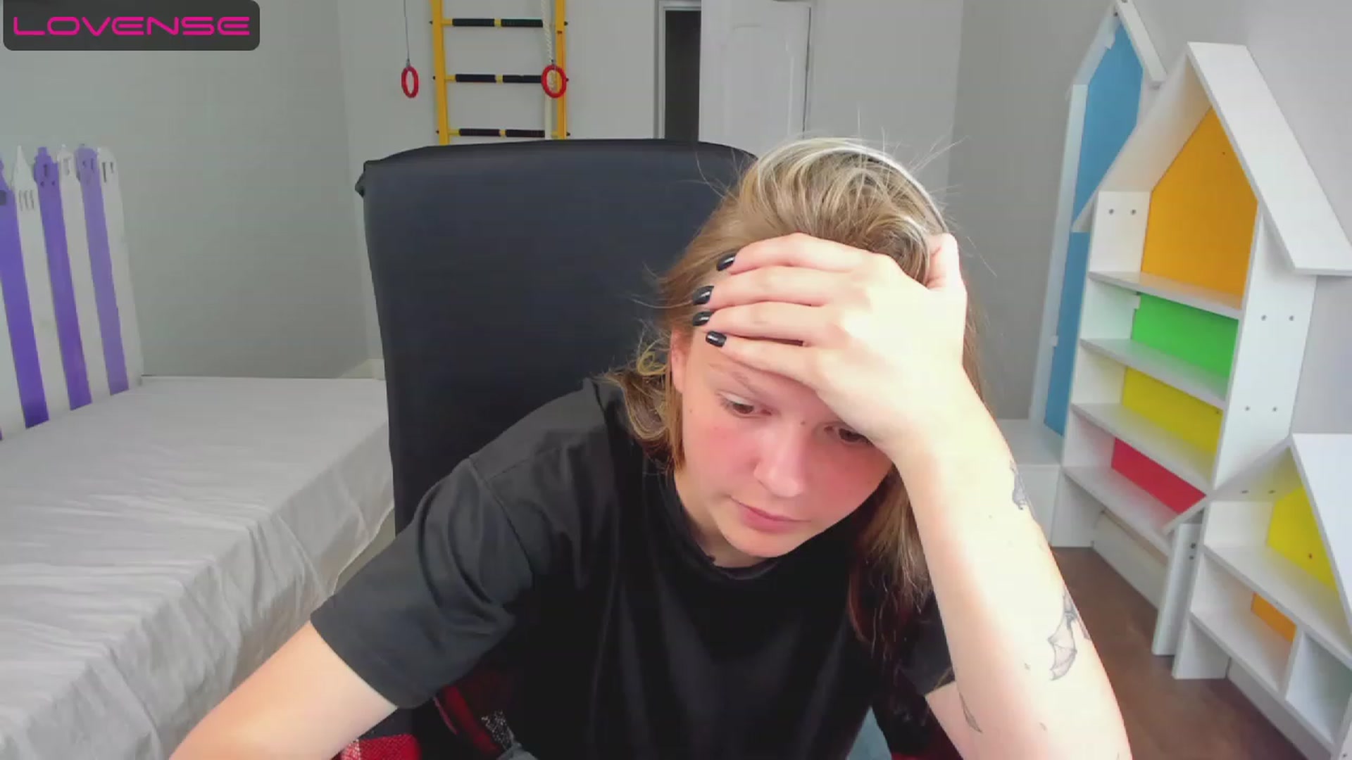 Gallery image thumbnail from Annasteel's myfreecams stream on, 07/18/2023, 11:17 image 3 of 20