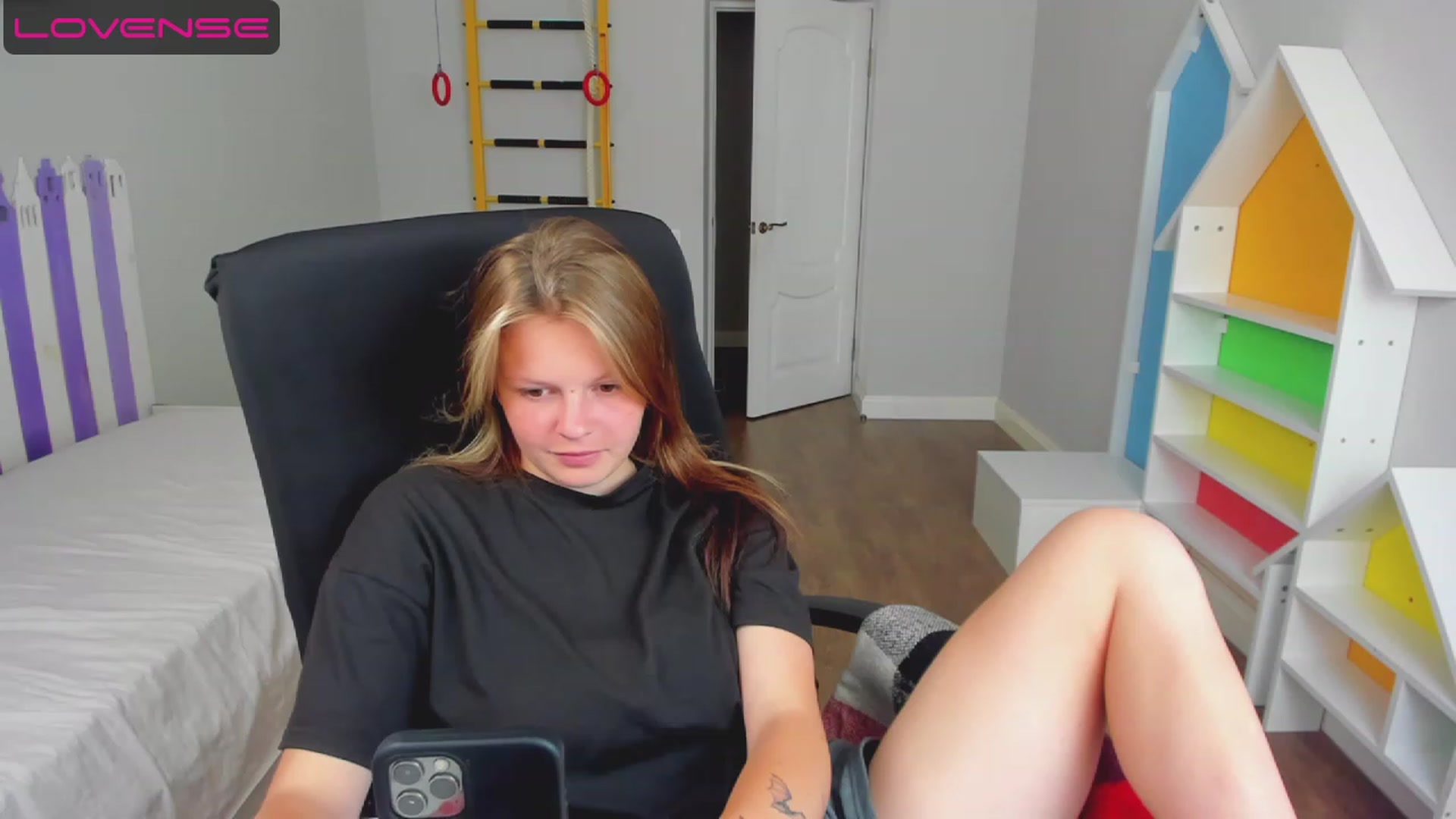 Gallery image thumbnail from Annasteel's myfreecams stream on, 07/18/2023, 11:17 image 17 of 20