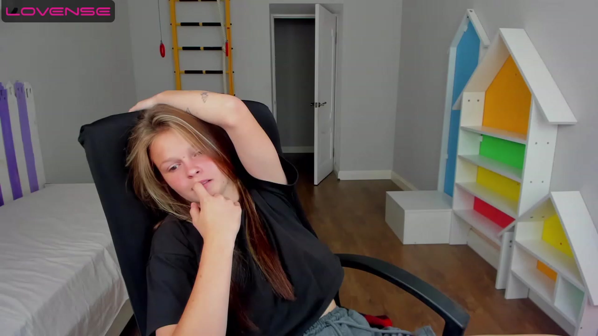Gallery image thumbnail from Annasteel's myfreecams stream on, 07/22/2023, 09:42 image 1 of 20