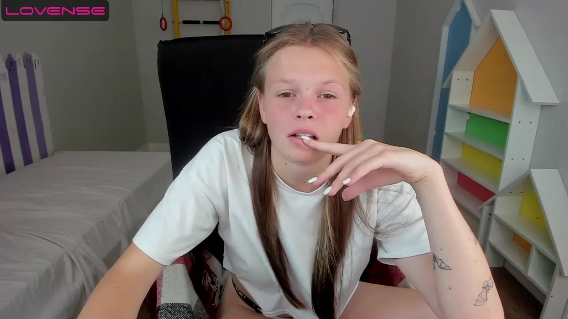 Gallery image thumbnail from Annasteel's myfreecams stream on, 08/16/2023, 09:43 image 7 of 20