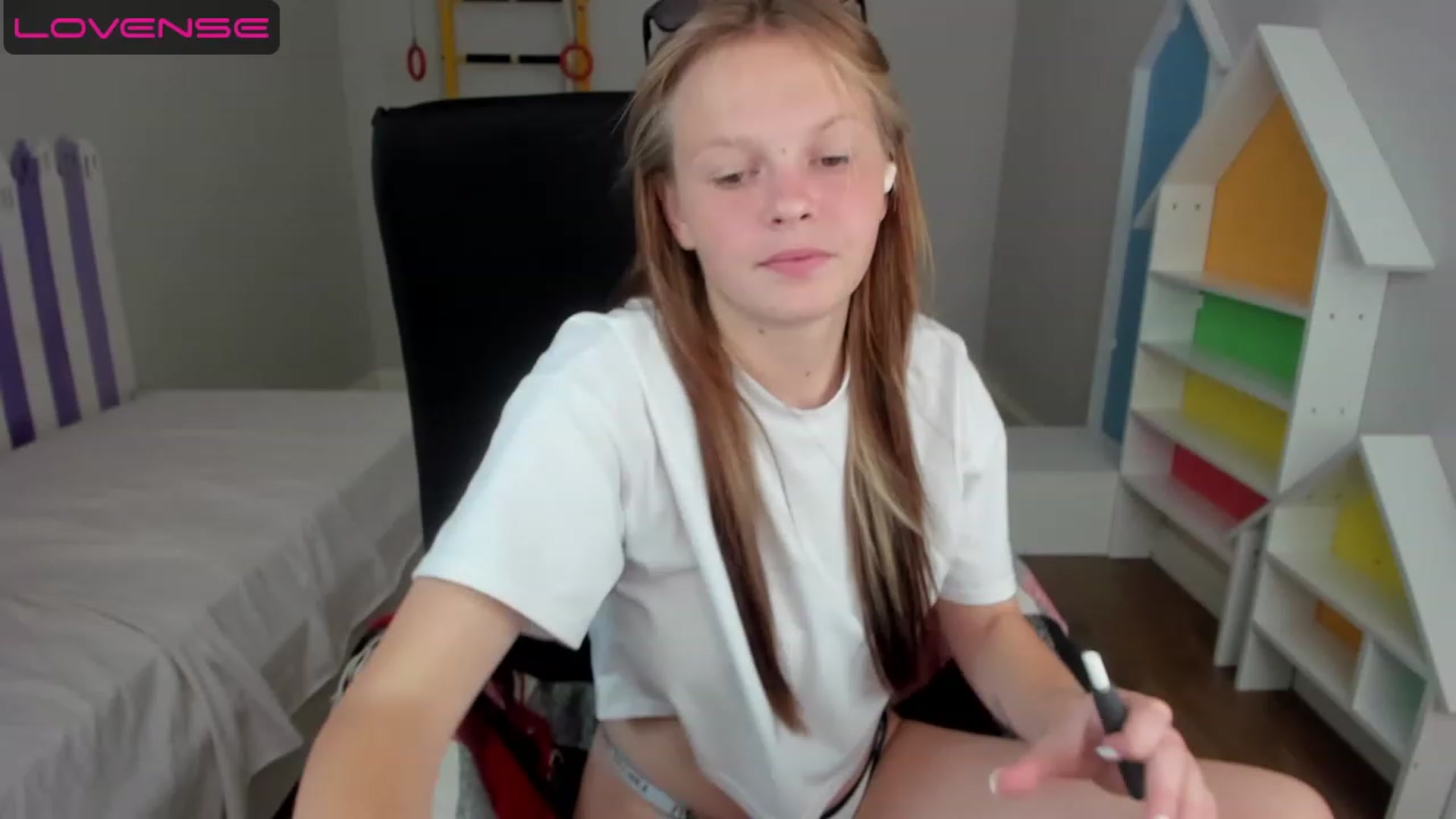 Gallery image thumbnail from Annasteel's myfreecams stream on, 08/16/2023, 10:03 image 15 of 20