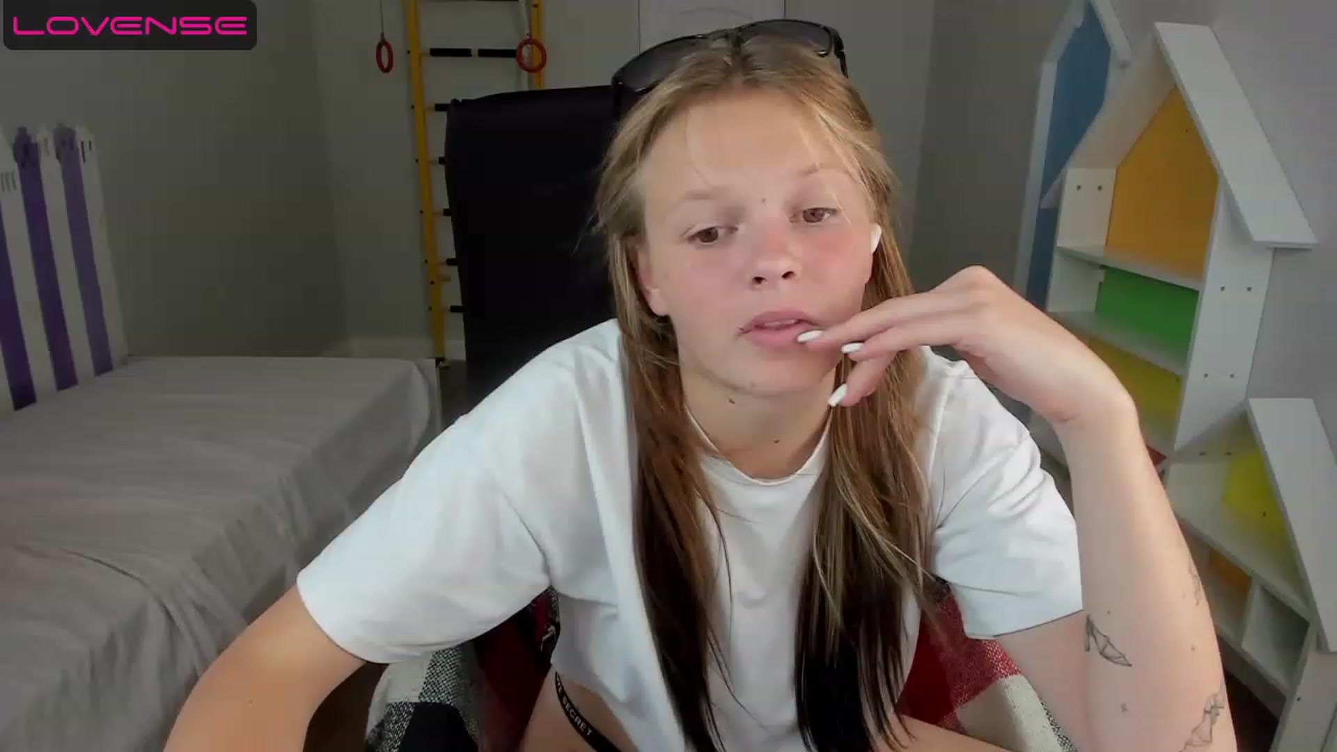 Gallery image thumbnail from Annasteel's myfreecams stream on, 08/16/2023, 10:03 image 9 of 20