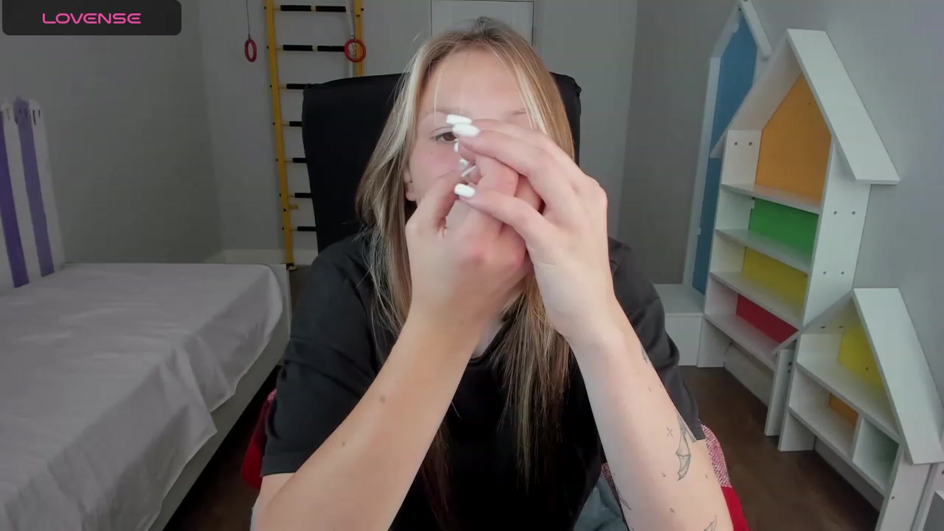 Gallery image thumbnail from Annasteel's myfreecams stream on, 08/17/2023, 11:14 image 6 of 20