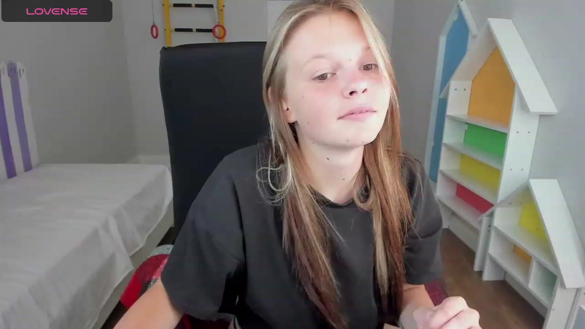 Gallery image thumbnail from Annasteel's myfreecams stream on, 08/17/2023, 11:14 image 10 of 20