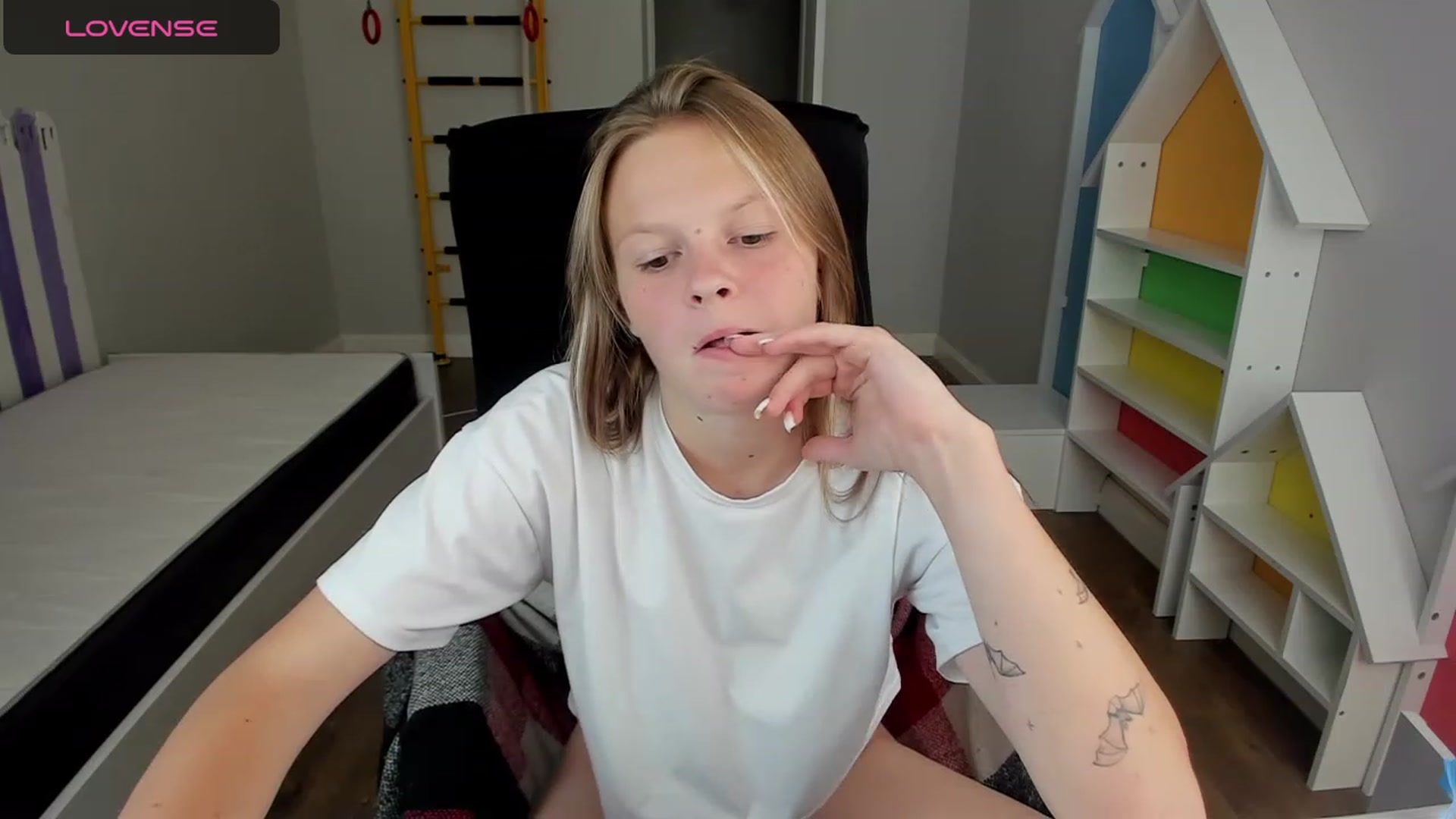 Gallery image thumbnail from Annasteel's myfreecams stream on, 08/28/2023, 10:51 image 19 of 20
