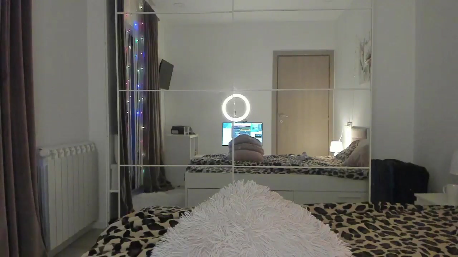 Gallery image thumbnail from AnnaxLuv's myfreecams stream on, 02/02/2025, 22:20 image 19 of 20