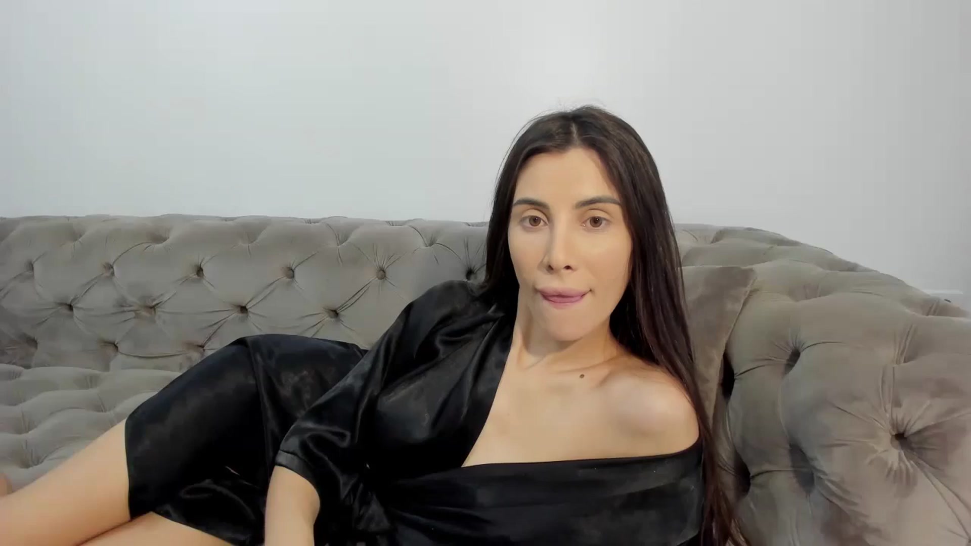 Gallery image thumbnail from Anne_Marieee's myfreecams stream on, 10/25/2024, 09:02 image 16 of 20