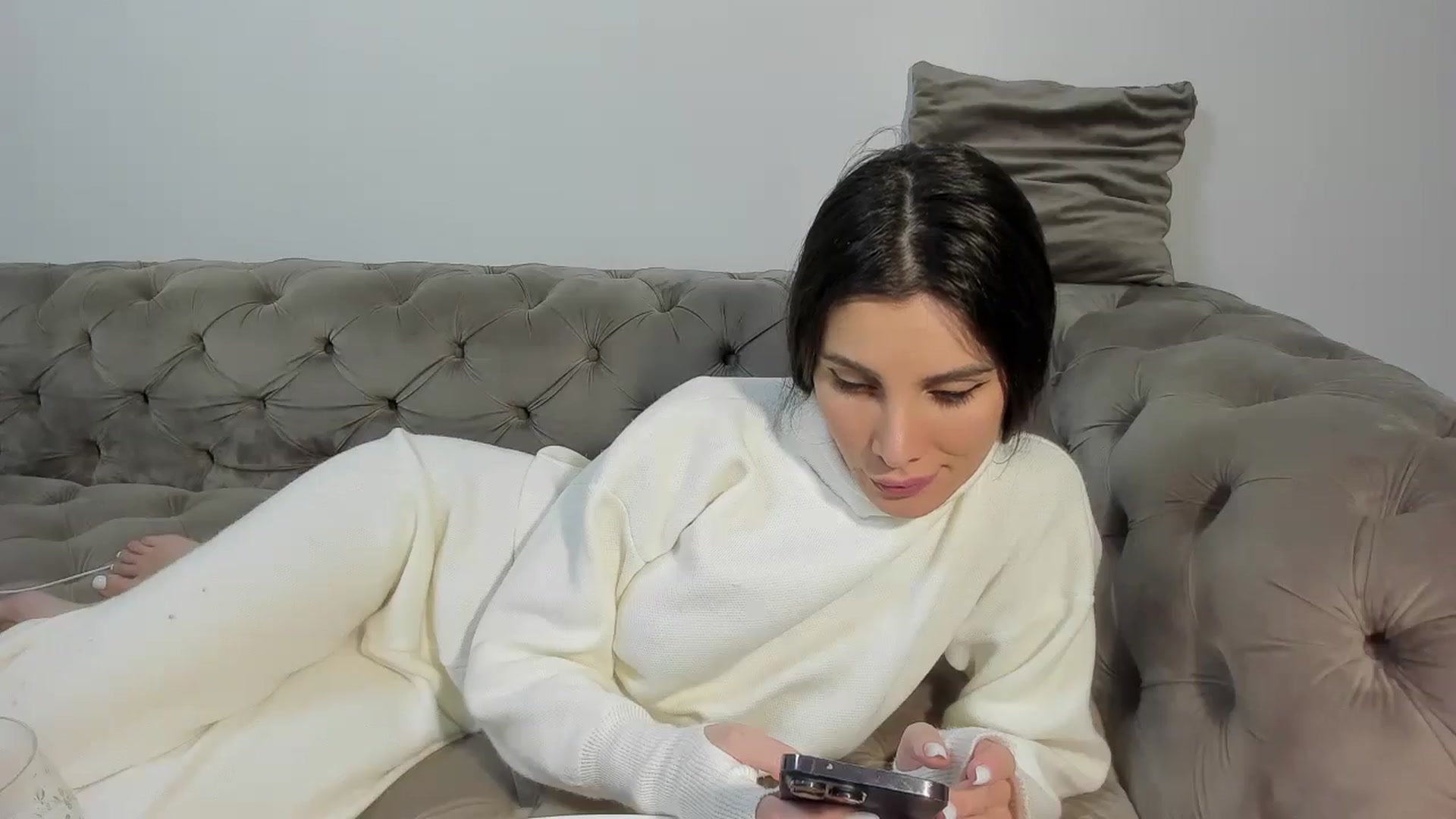 Gallery image thumbnail from Anne_Marieee's myfreecams stream on, 11/22/2024, 20:58 image 20 of 20