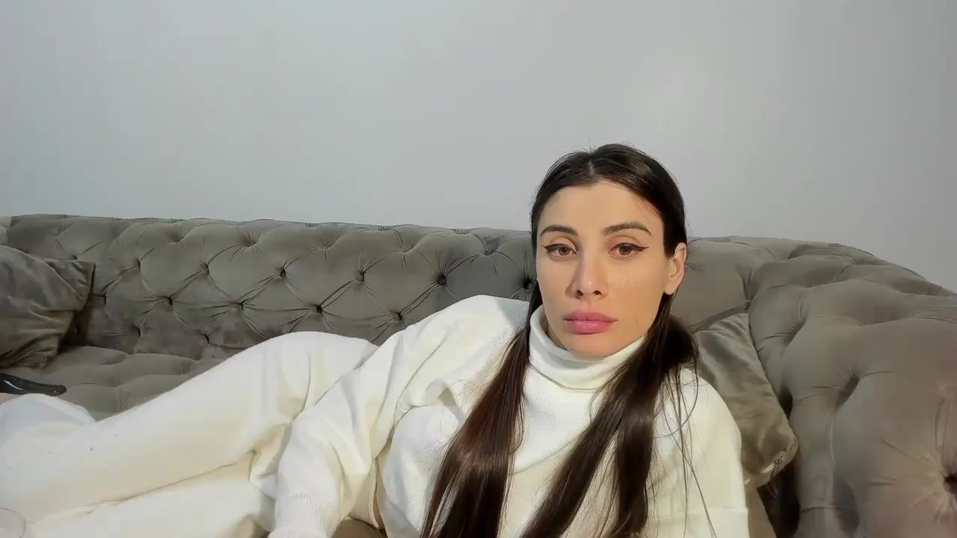 Gallery image thumbnail from Anne_Marieee's myfreecams stream on, 11/22/2024, 22:10 image 17 of 20