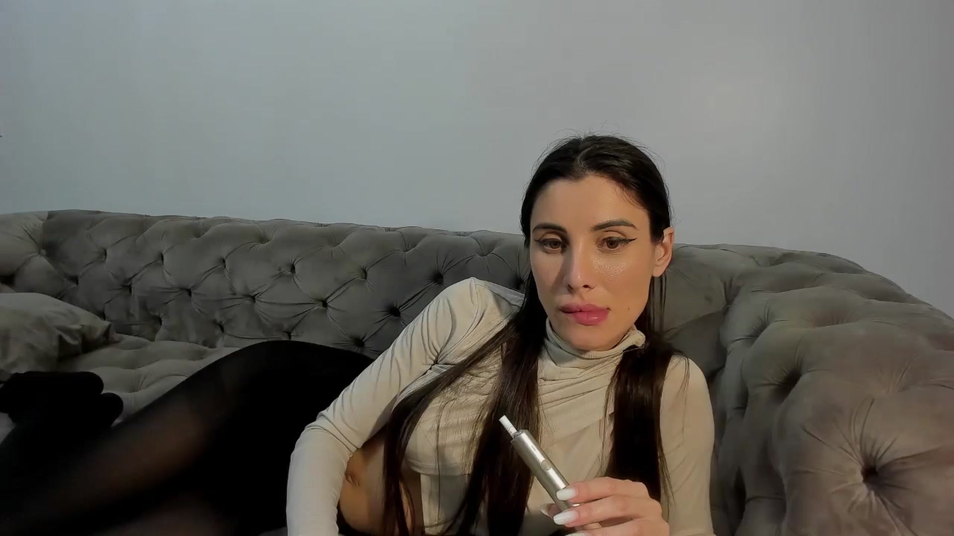 Gallery image thumbnail from Anne_Marieee's myfreecams stream on, 11/23/2024, 22:27 image 17 of 20