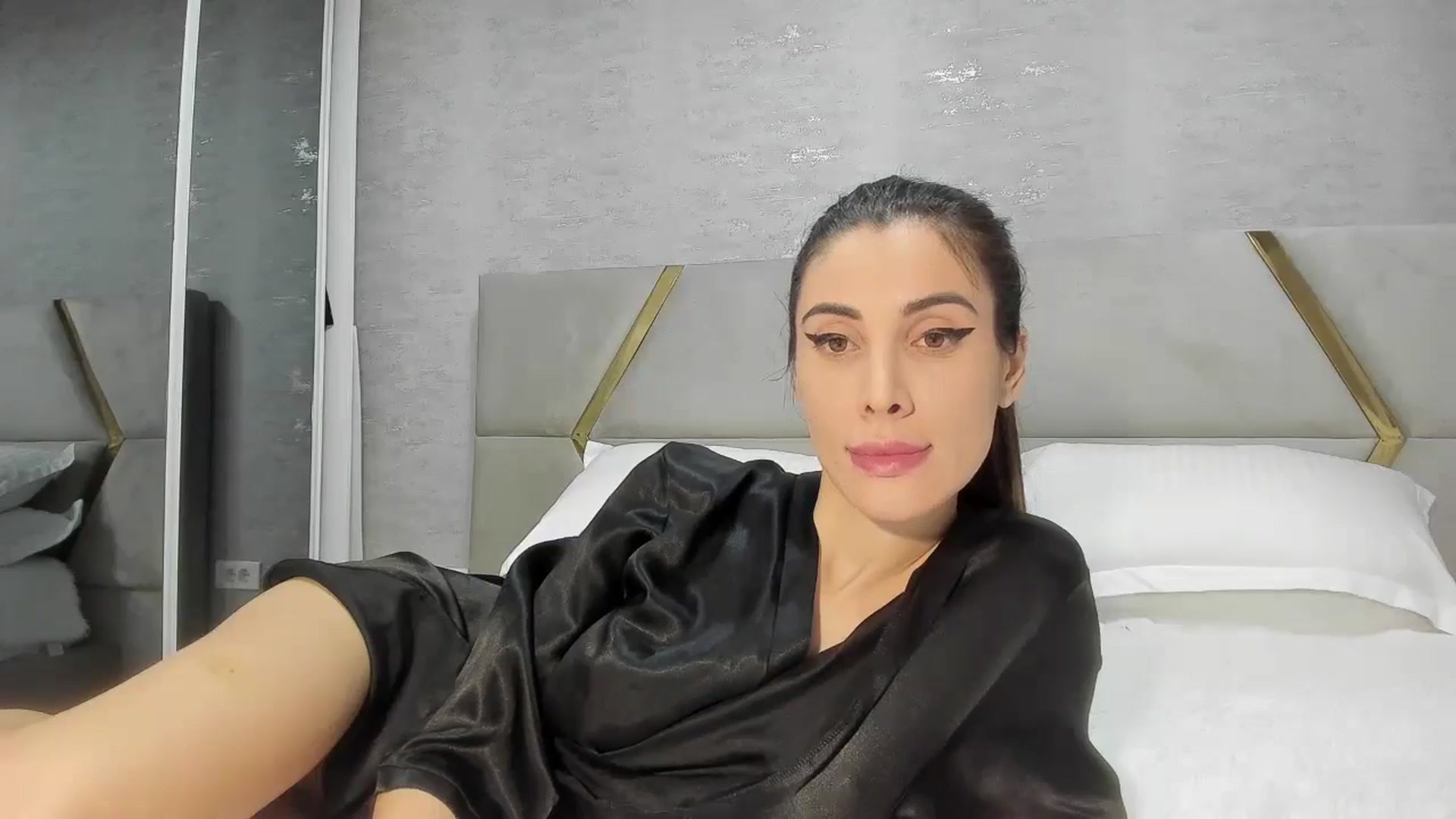 Gallery image thumbnail from Anne_Marieee's myfreecams stream on, 12/04/2024, 15:27 image 7 of 20