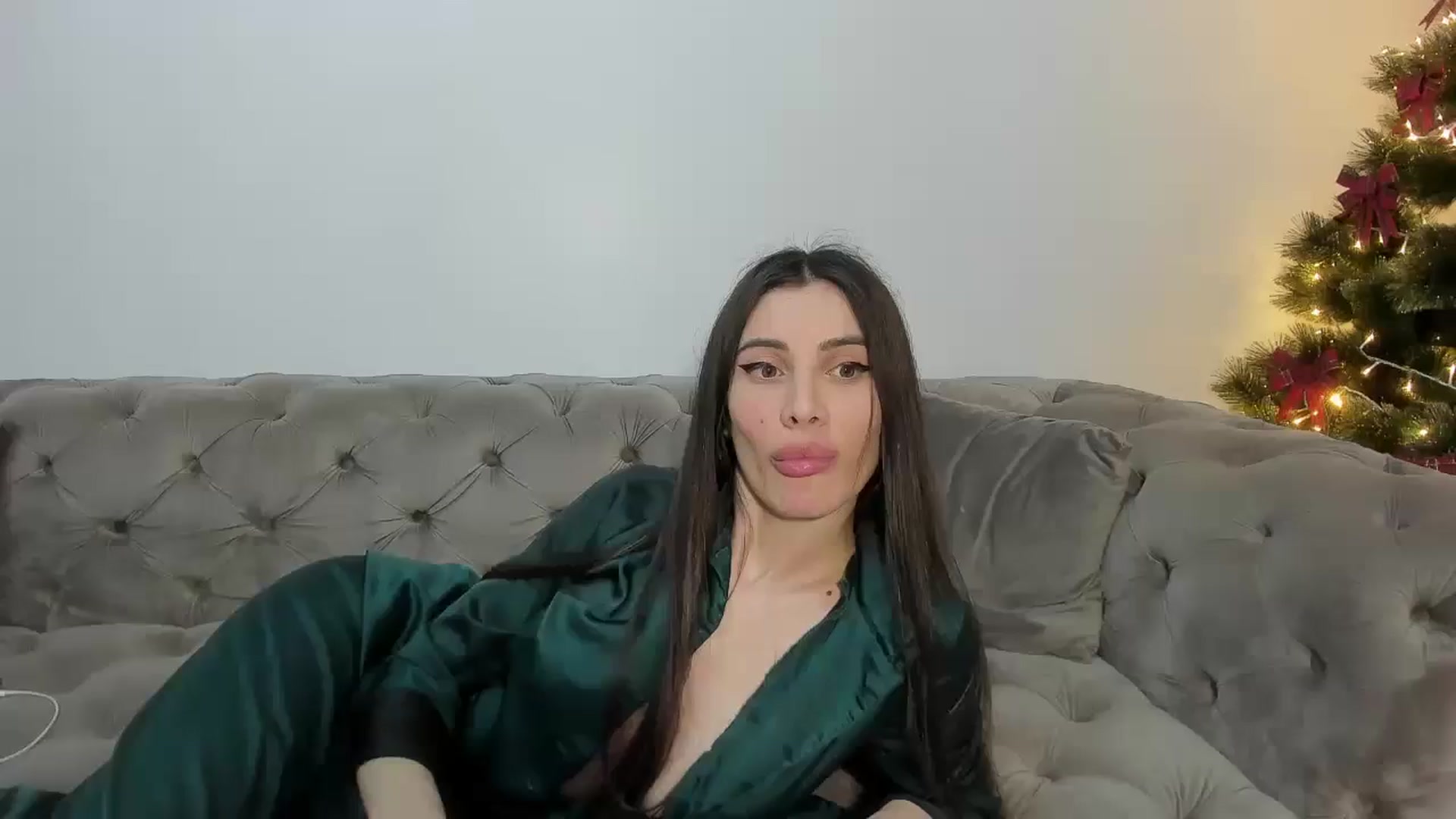 Gallery image thumbnail from Anne_Marieee's myfreecams stream on, 12/23/2024, 11:30 image 1 of 20