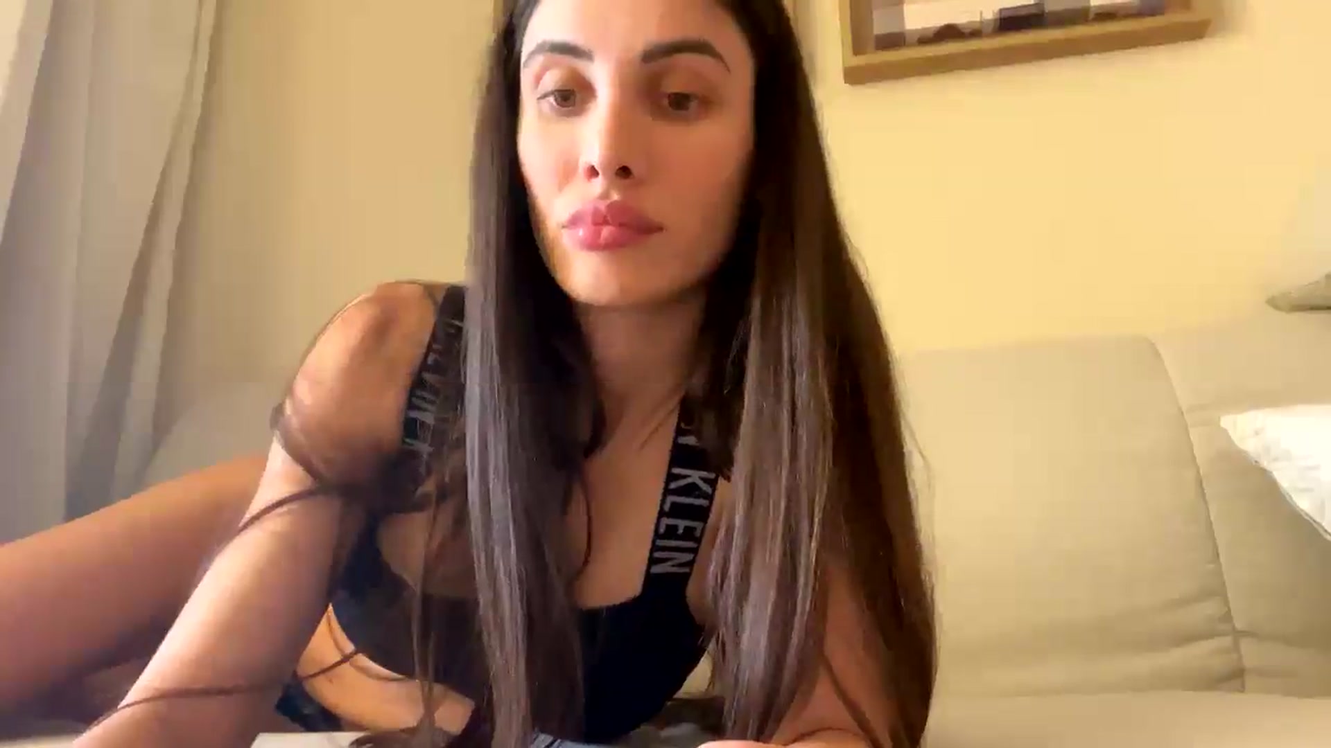 Gallery image thumbnail from Anne_Marieee's myfreecams stream on, 12/31/2024, 10:09 image 4 of 20