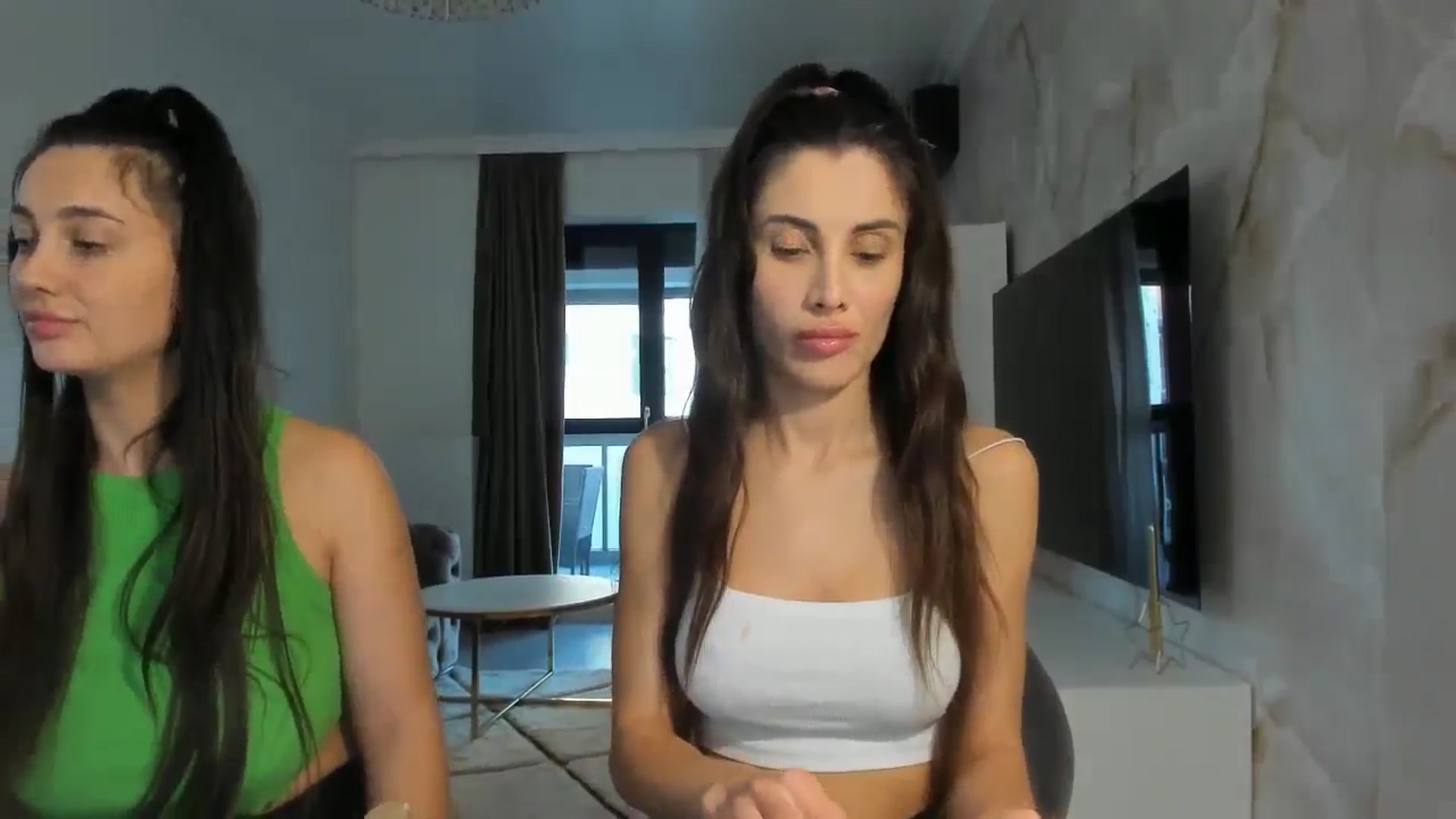 Gallery image thumbnail from Anne_Marieee's myfreecams stream on, 01/25/2025, 15:23 image 12 of 20