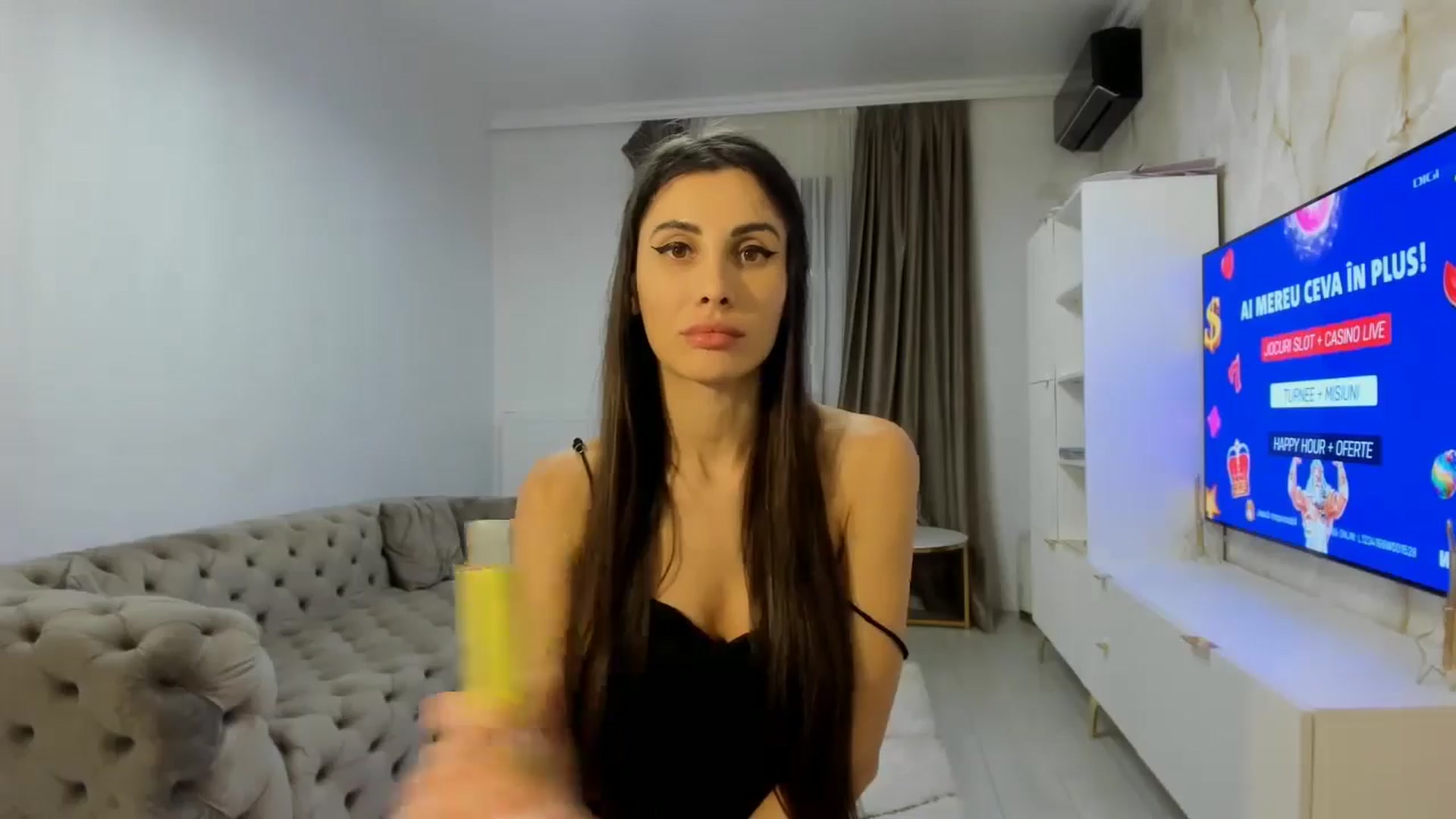 Gallery image thumbnail from Anne_Marieee's myfreecams stream on, 01/30/2025, 22:27 image 15 of 20