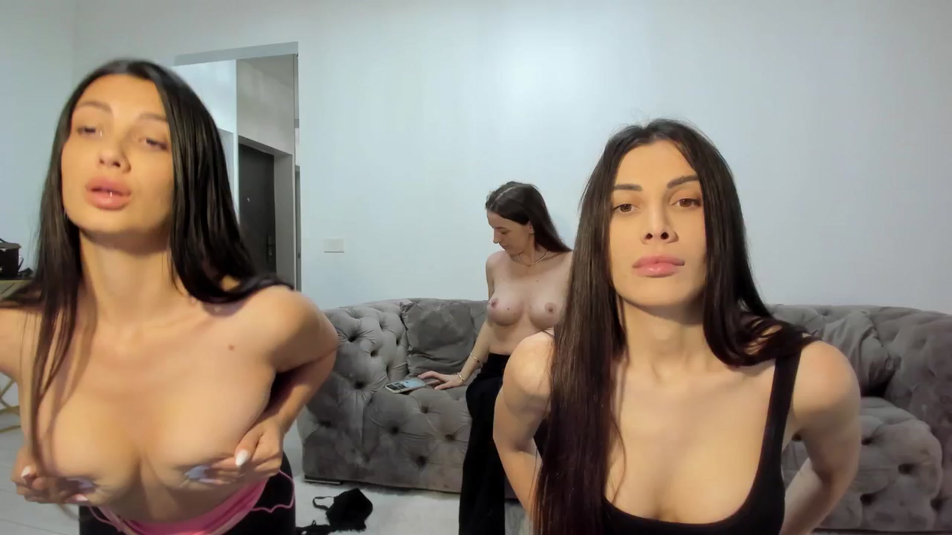 Gallery image thumbnail from Anne_Marieee's myfreecams stream on, 04/08/2025, 13:17 image 4 of 20