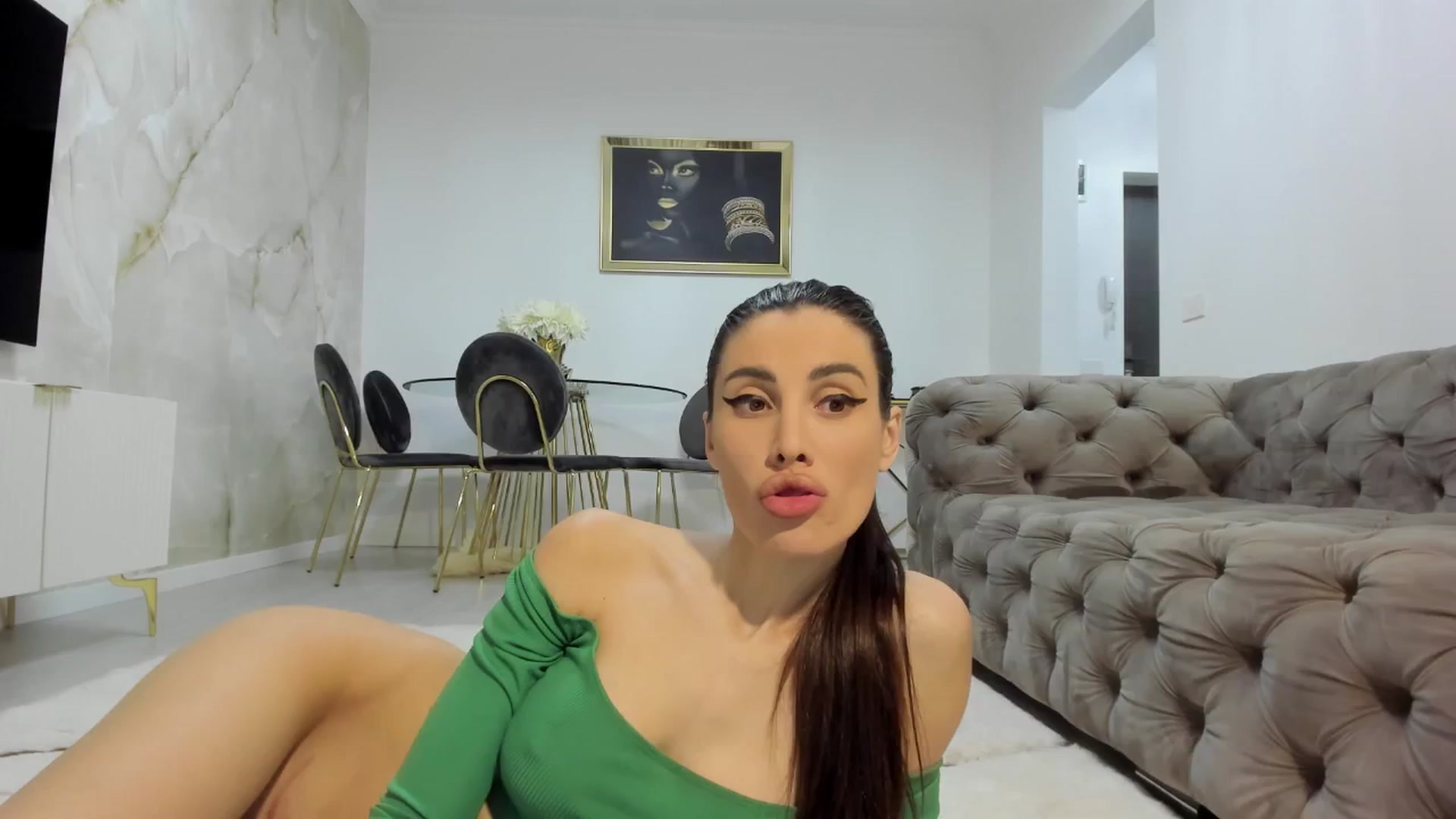 Gallery image thumbnail from Anne_Marieee's myfreecams stream on, 04/18/2025, 21:31 image 7 of 20