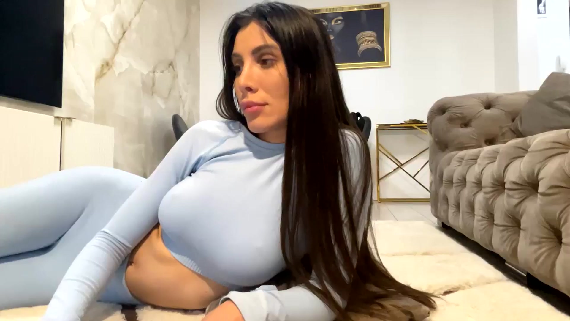 Gallery image thumbnail from Anne_Marieee's myfreecams stream on, 05/03/2025, 20:58 image 12 of 20