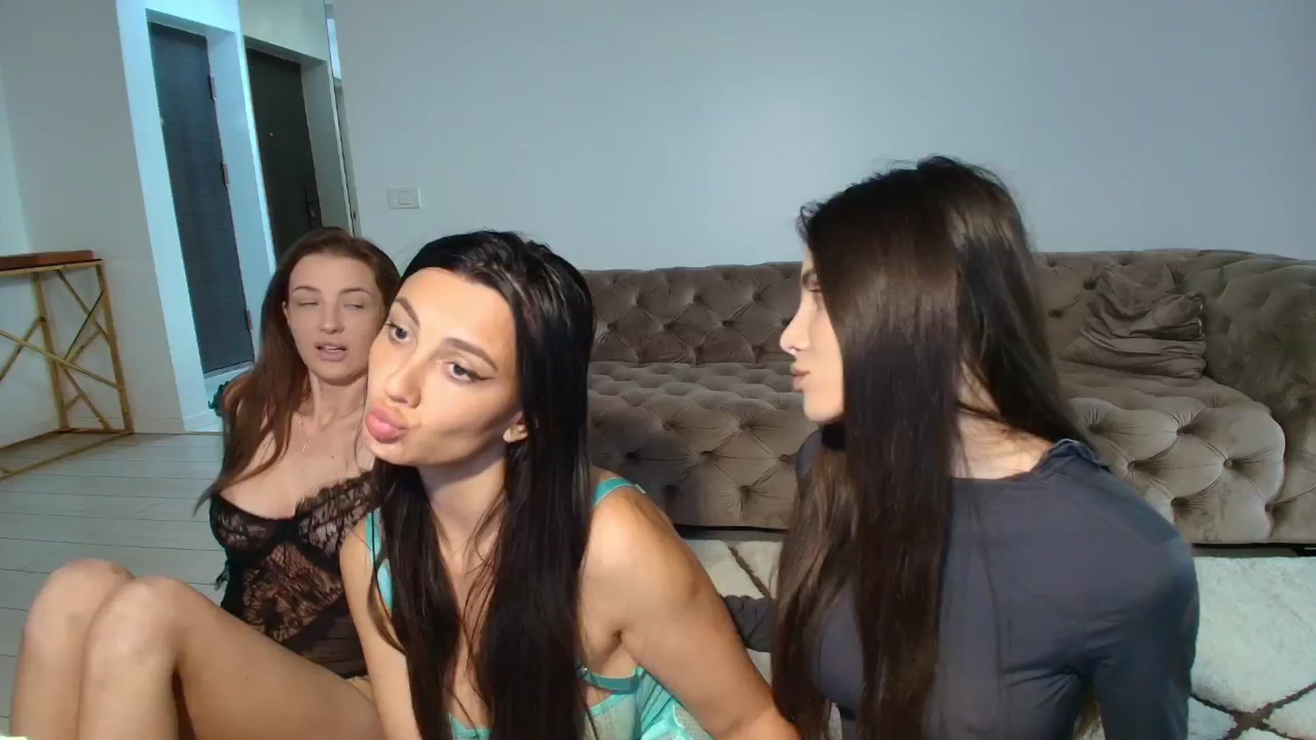Gallery image thumbnail from Anne_Marieee's myfreecams stream on, 05/09/2025, 13:35 image 7 of 20