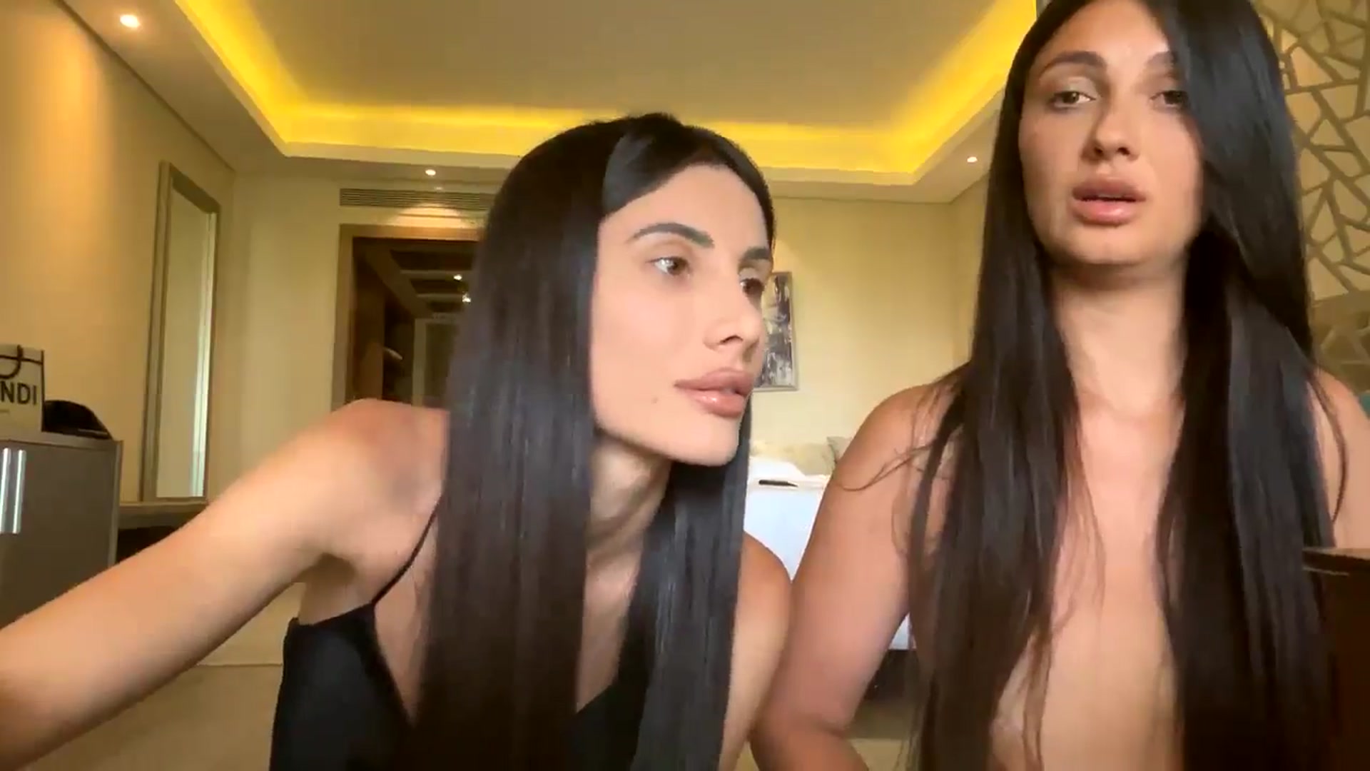 Gallery image thumbnail from Anne_Marieee's myfreecams stream on, 05/17/2025, 14:35 image 10 of 20