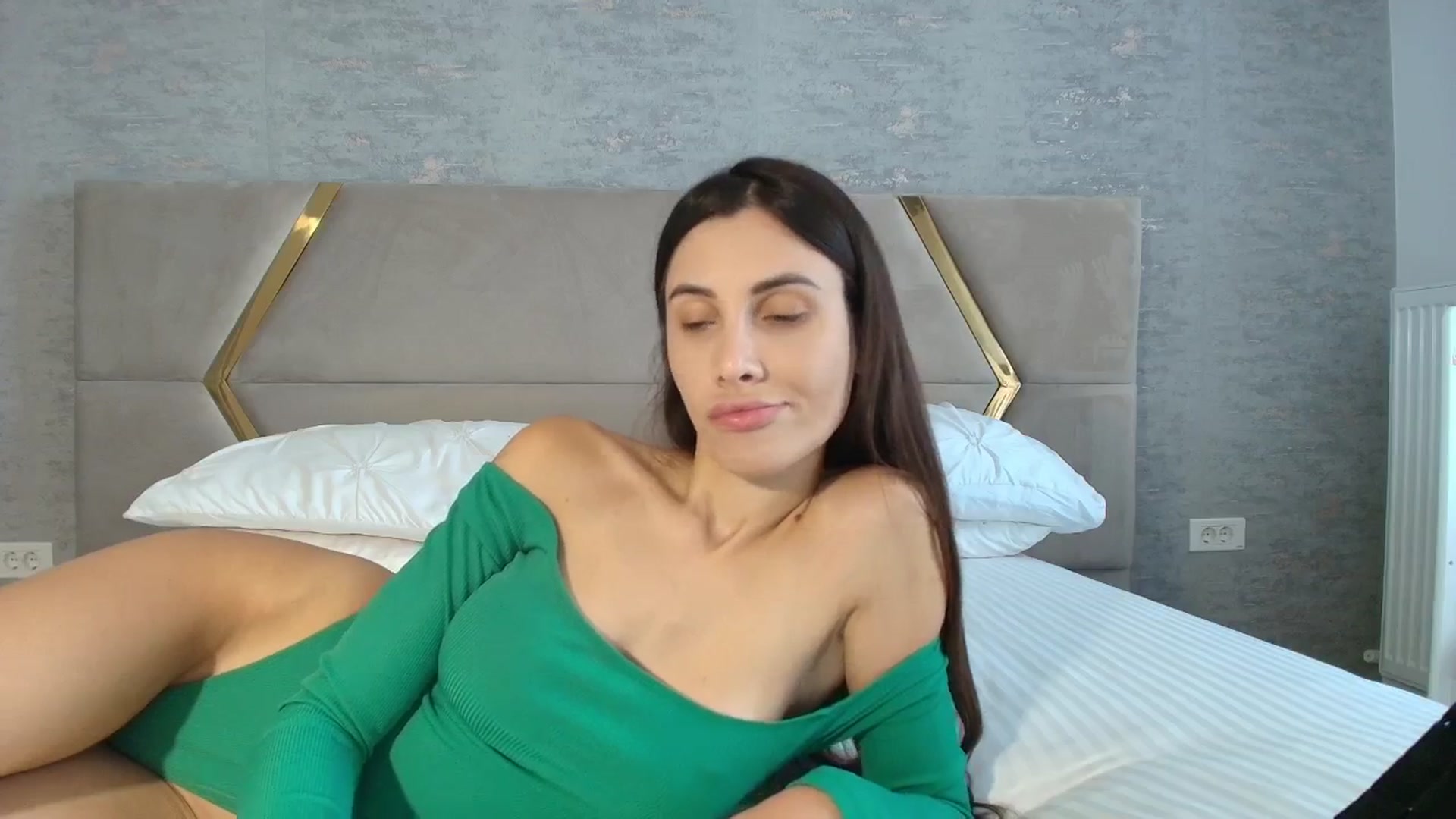 Gallery image thumbnail from Anne_Marieee's myfreecams stream on, 07/25/2025, 09:33 image 14 of 20