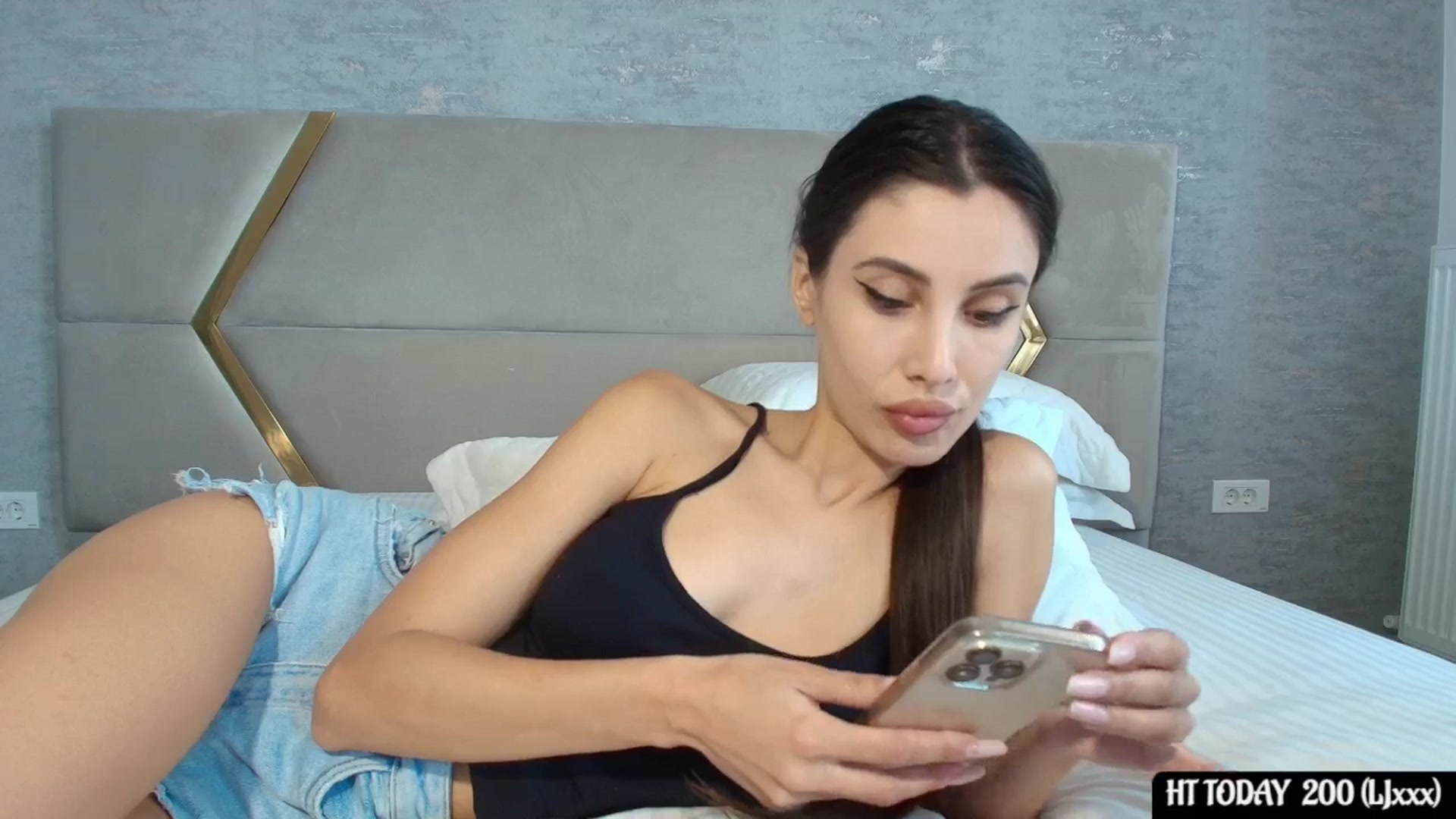 Gallery image thumbnail from Anne_Marieee's myfreecams stream on, 08/07/2025, 08:56 image 19 of 20