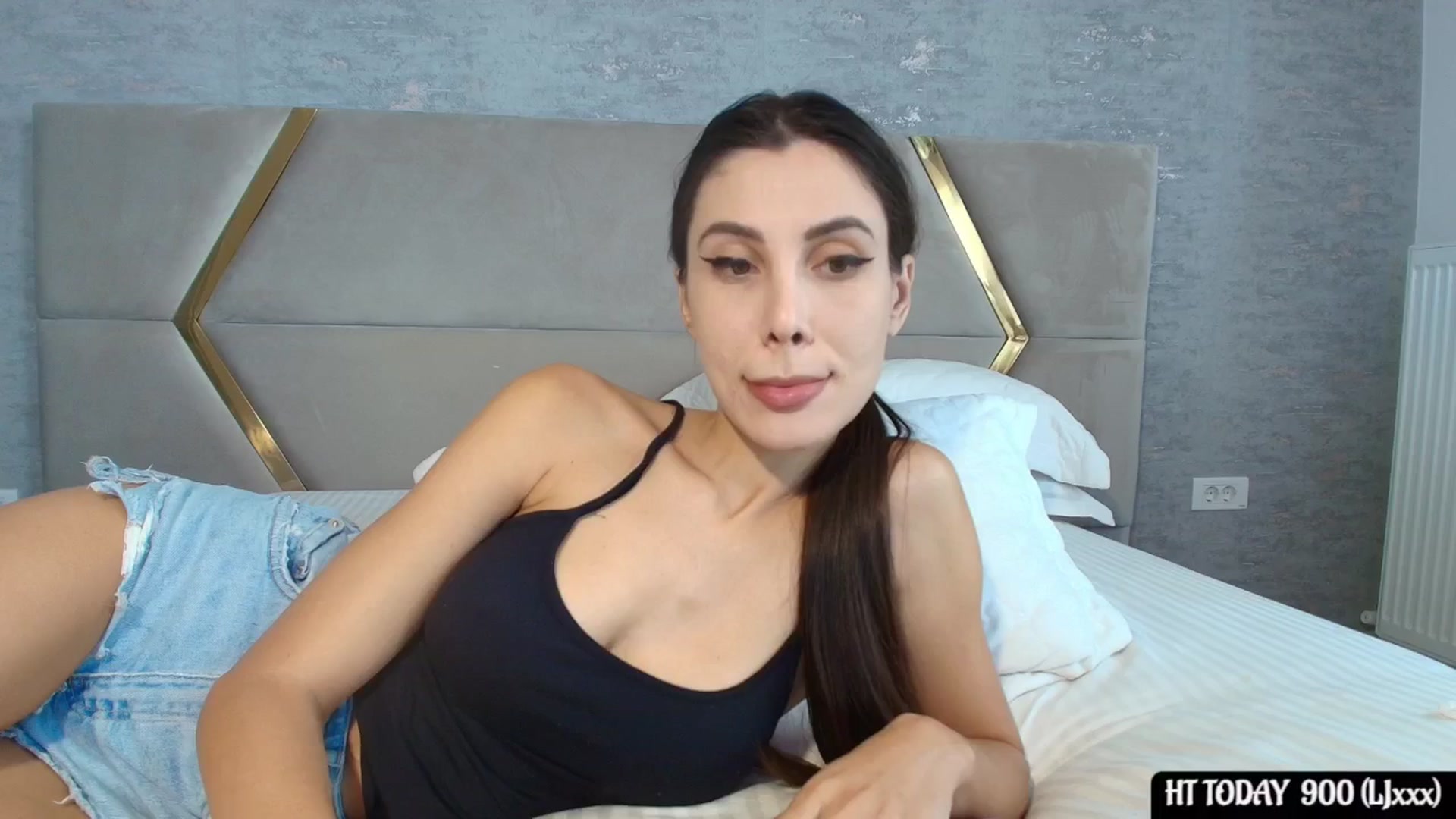 Gallery image thumbnail from Anne_Marieee's myfreecams stream on, 08/07/2025, 09:32 image 5 of 20