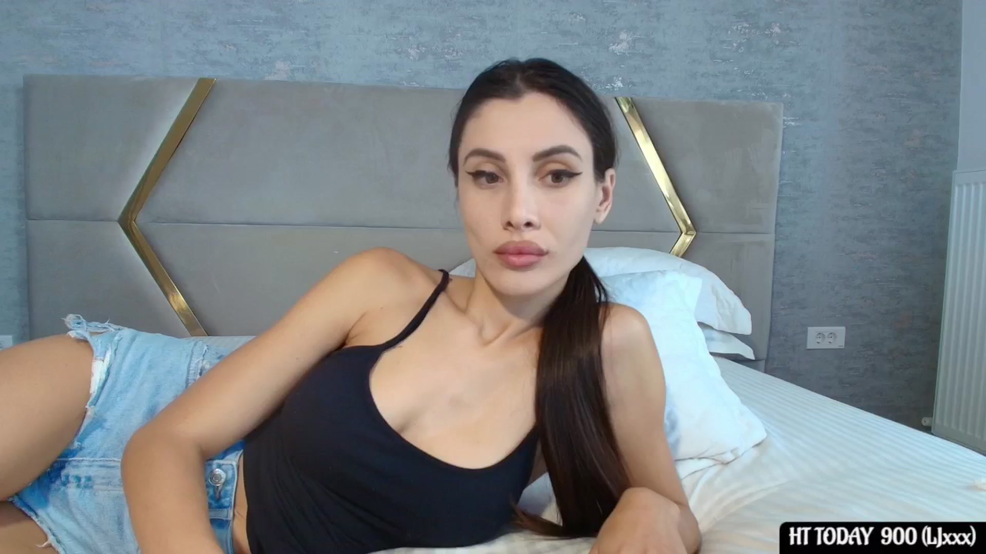 Gallery image thumbnail from Anne_Marieee's myfreecams stream on, 08/07/2025, 09:32 image 4 of 20