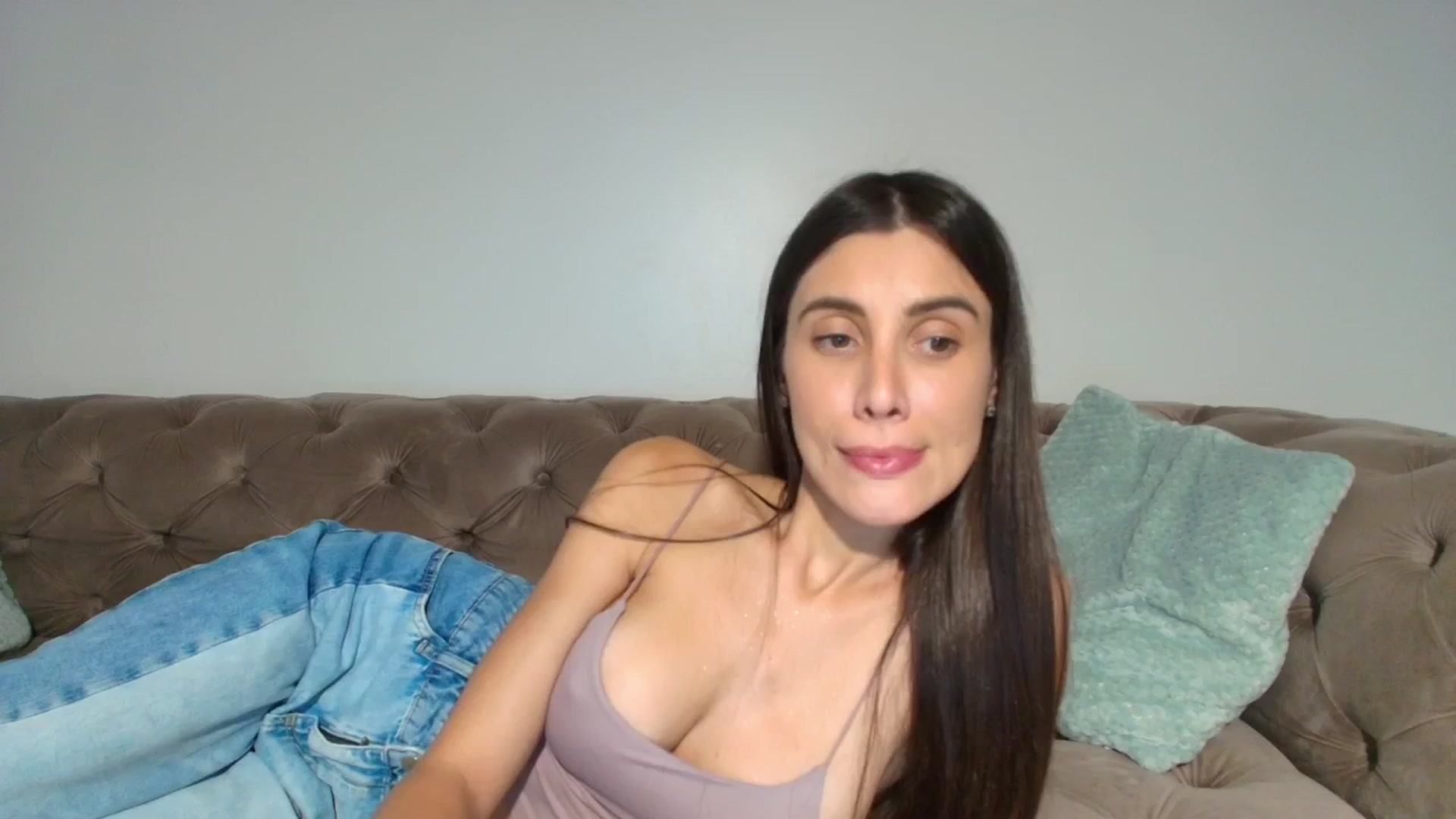 Gallery image thumbnail from Anne_Marieee's myfreecams stream on, 08/16/2025, 21:43 image 1 of 20