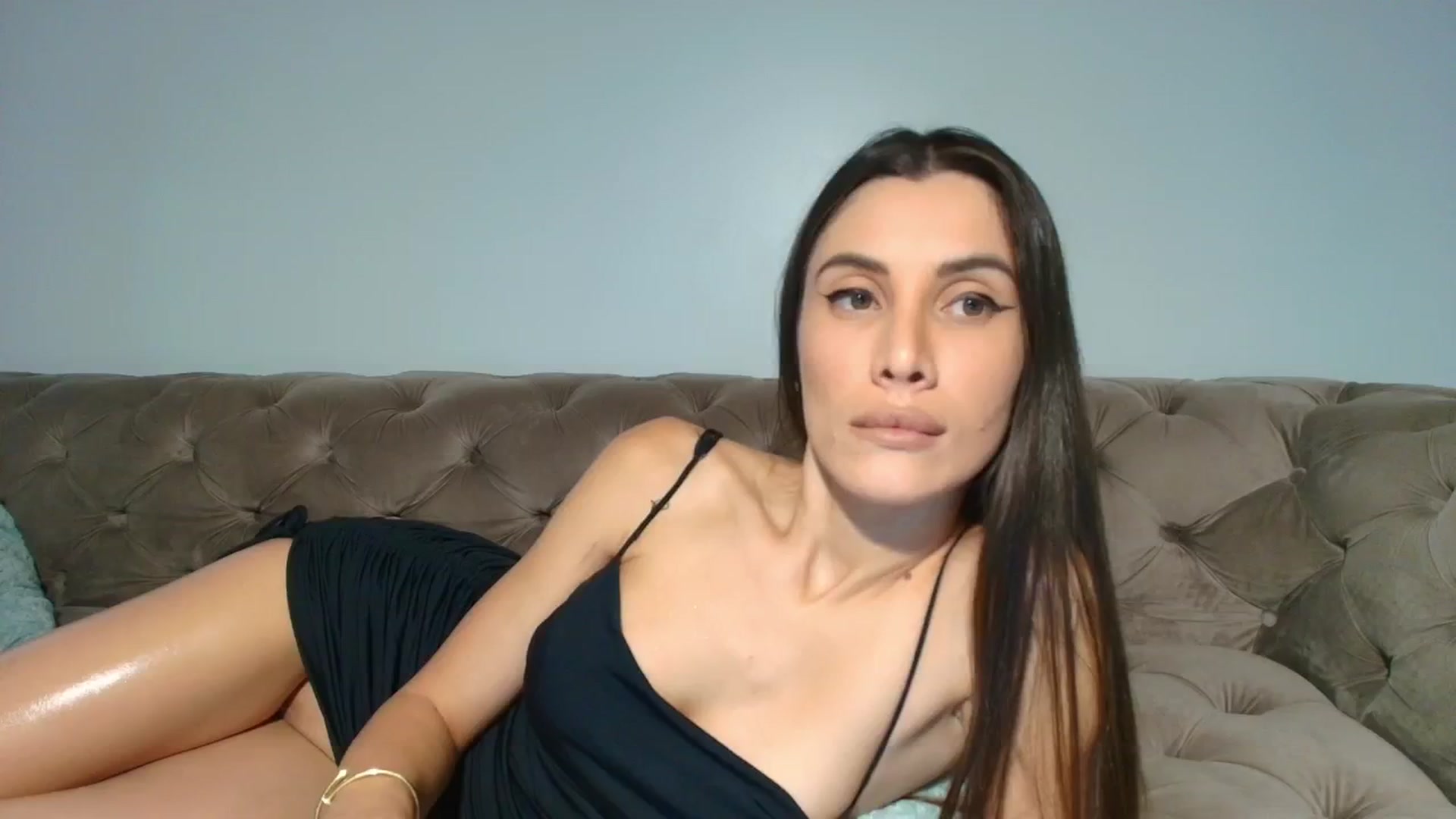Gallery image thumbnail from Anne_Marieee's myfreecams stream on, 08/17/2025, 20:12 image 3 of 20