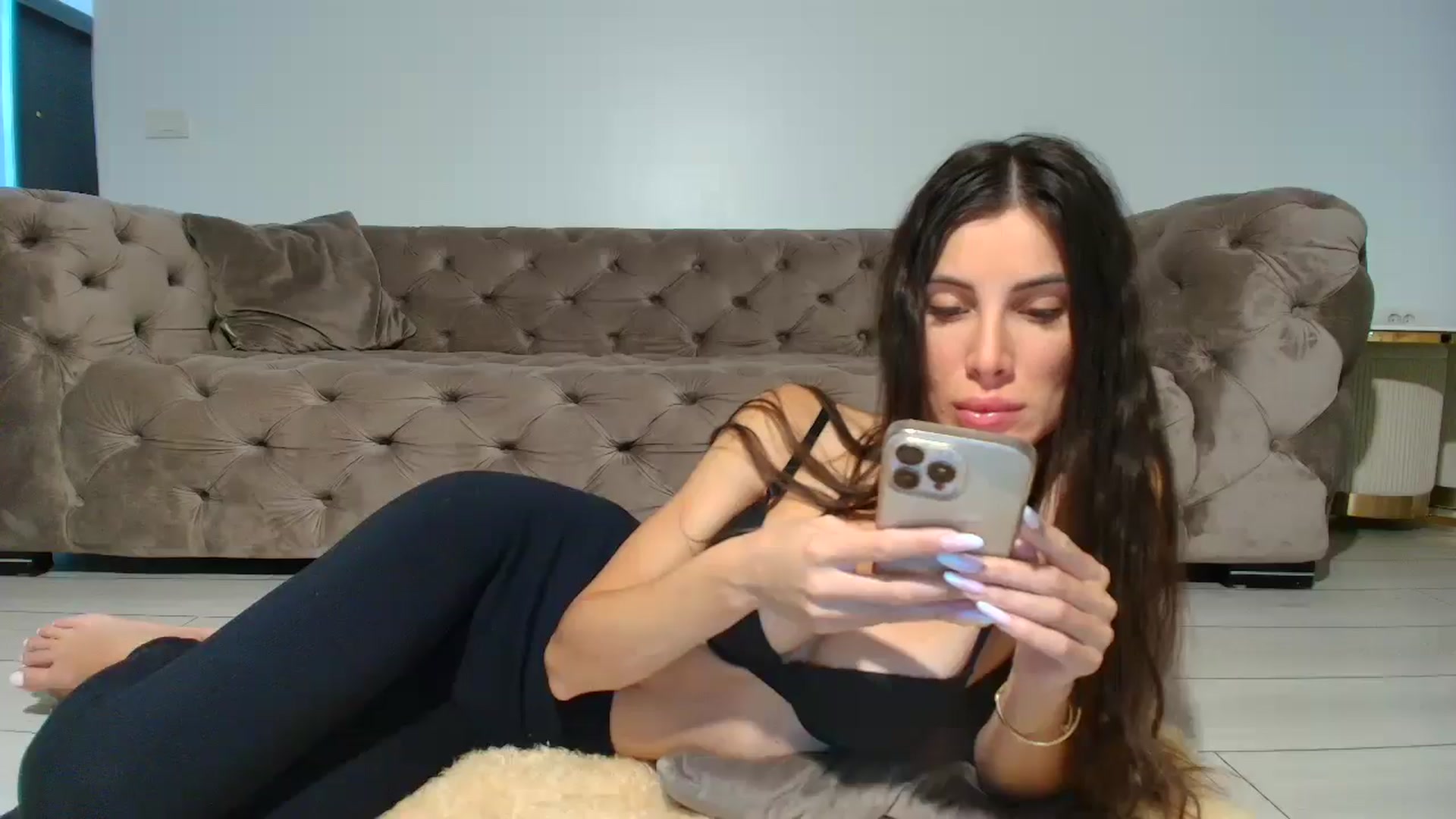 Gallery image thumbnail from Anne_Marieee's myfreecams stream on, 09/29/2025, 03:04 image 13 of 20