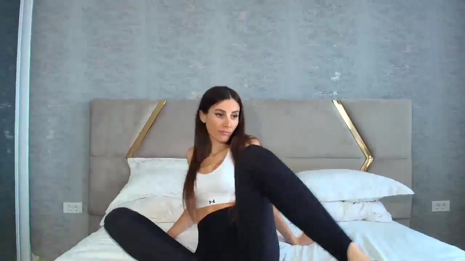 Gallery image thumbnail from Anne_Marieee's myfreecams stream on, 10/13/2025, 12:23 image 7 of 20