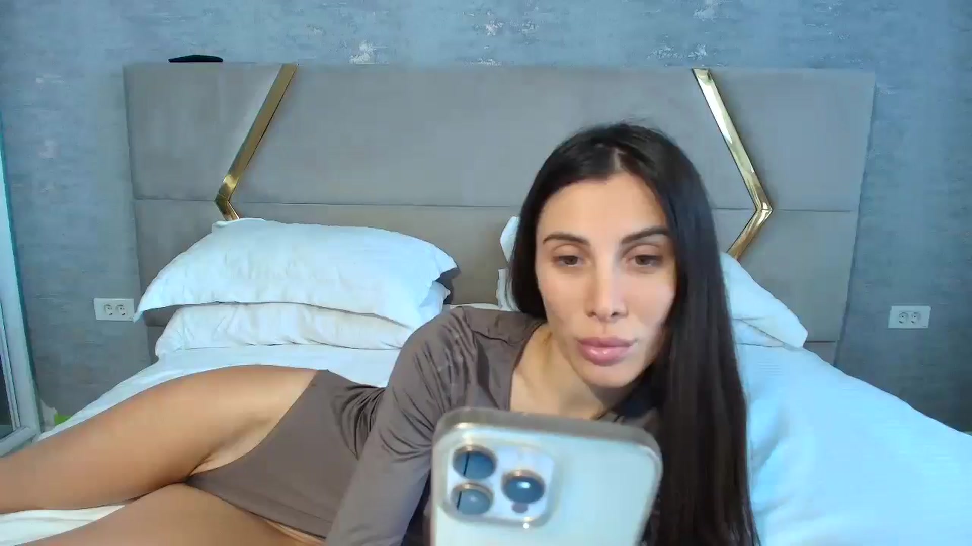 Gallery image thumbnail from Anne_Marieee's myfreecams stream on, 10/15/2025, 10:11 image 1 of 20