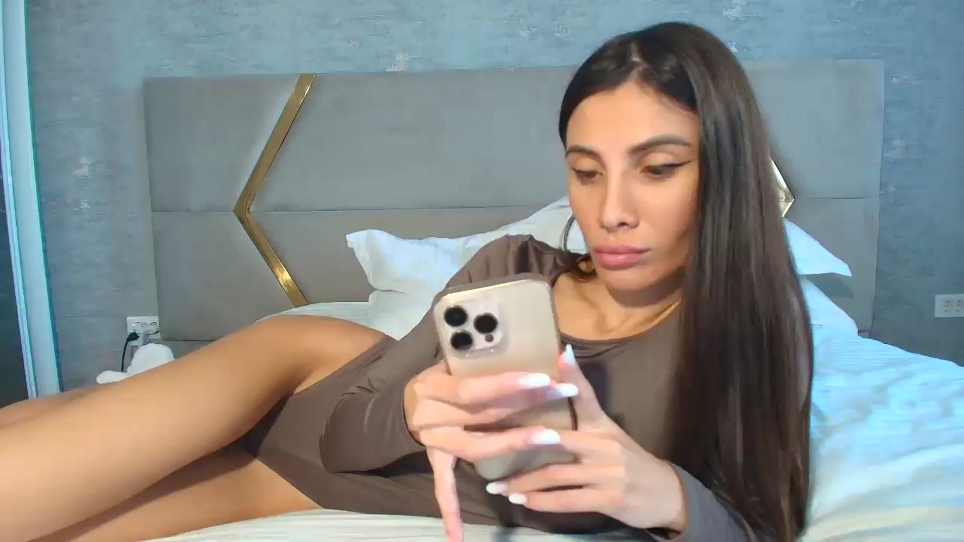 Gallery image thumbnail from Anne_Marieee's myfreecams stream on, 10/31/2025, 11:51 image 19 of 20