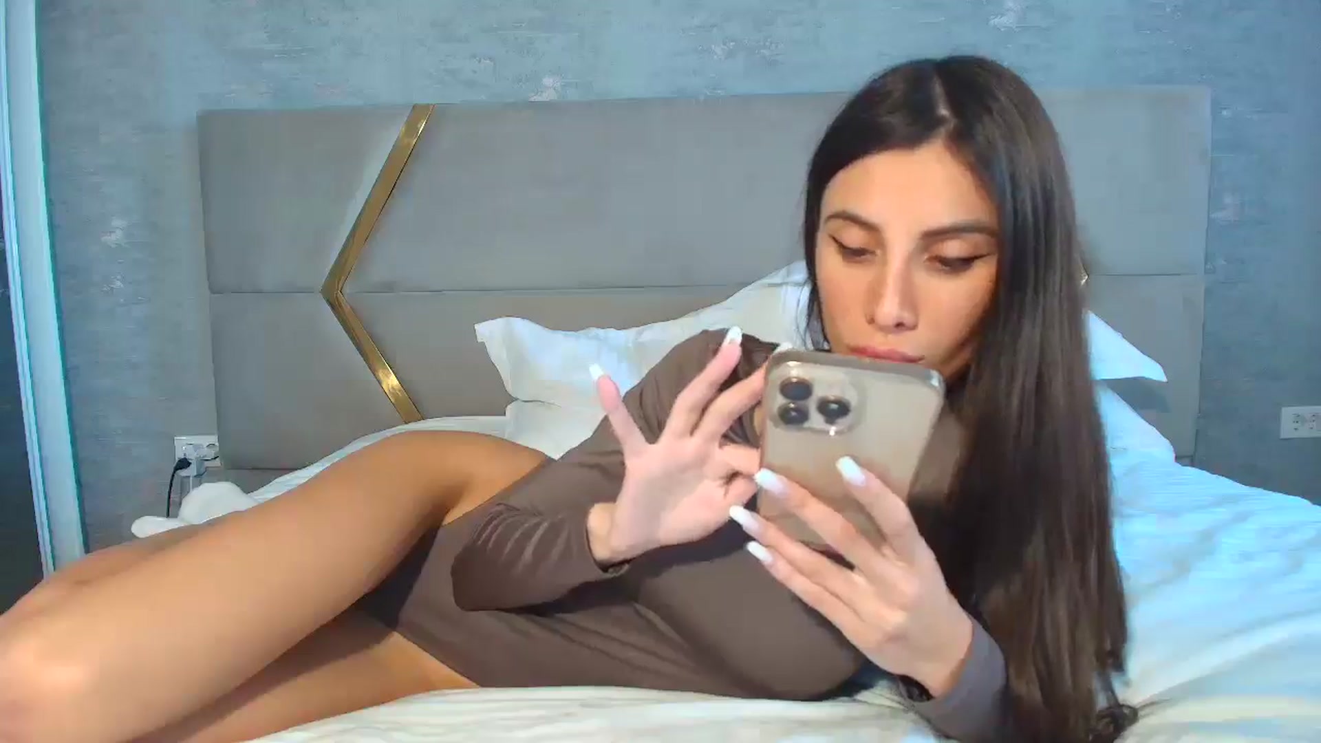 Gallery image thumbnail from Anne_Marieee's myfreecams stream on, 10/31/2025, 12:18 image 11 of 20