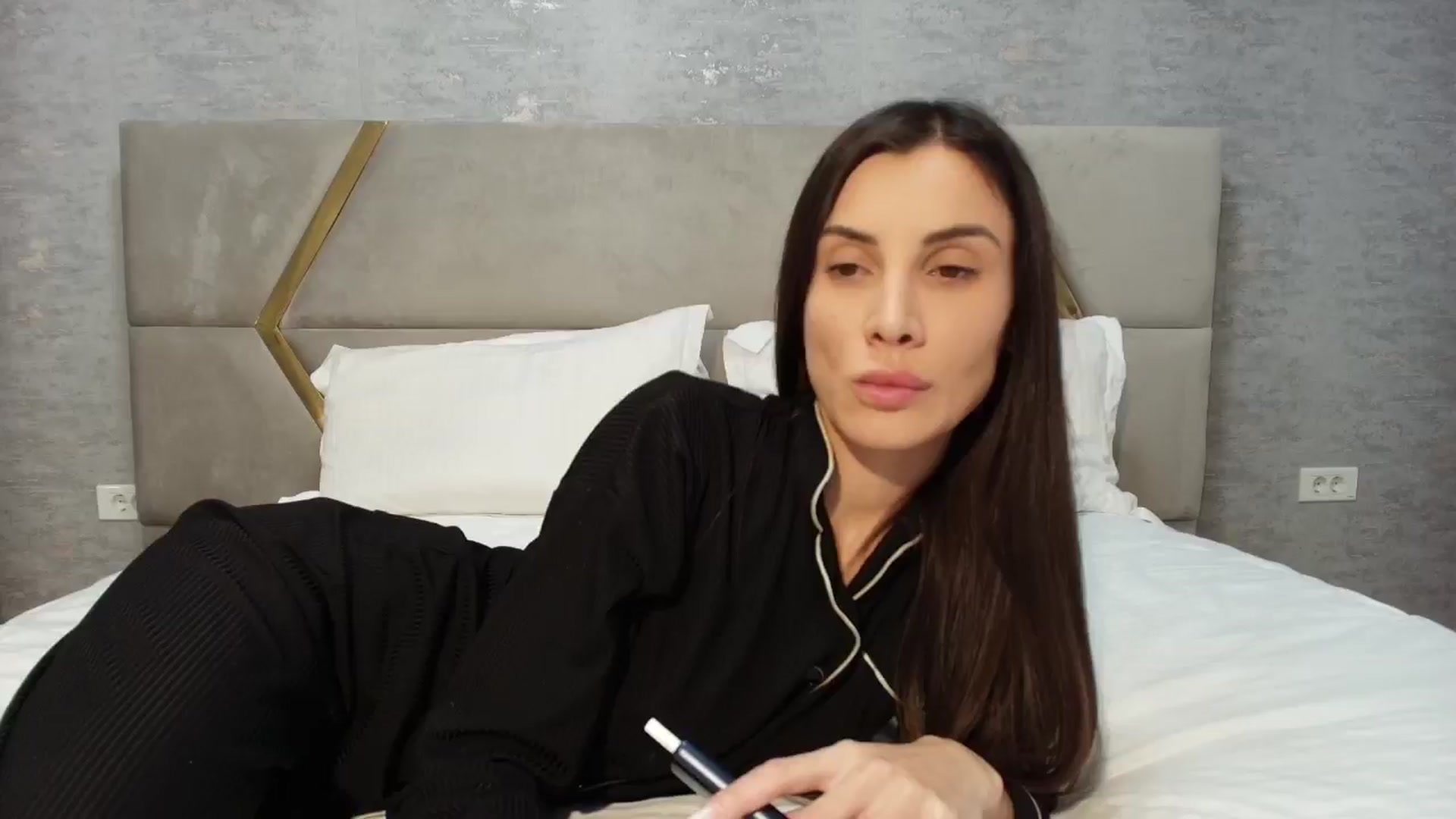 Gallery image thumbnail from Anne_Marieee's myfreecams stream on, 11/27/2025, 11:28 image 11 of 20
