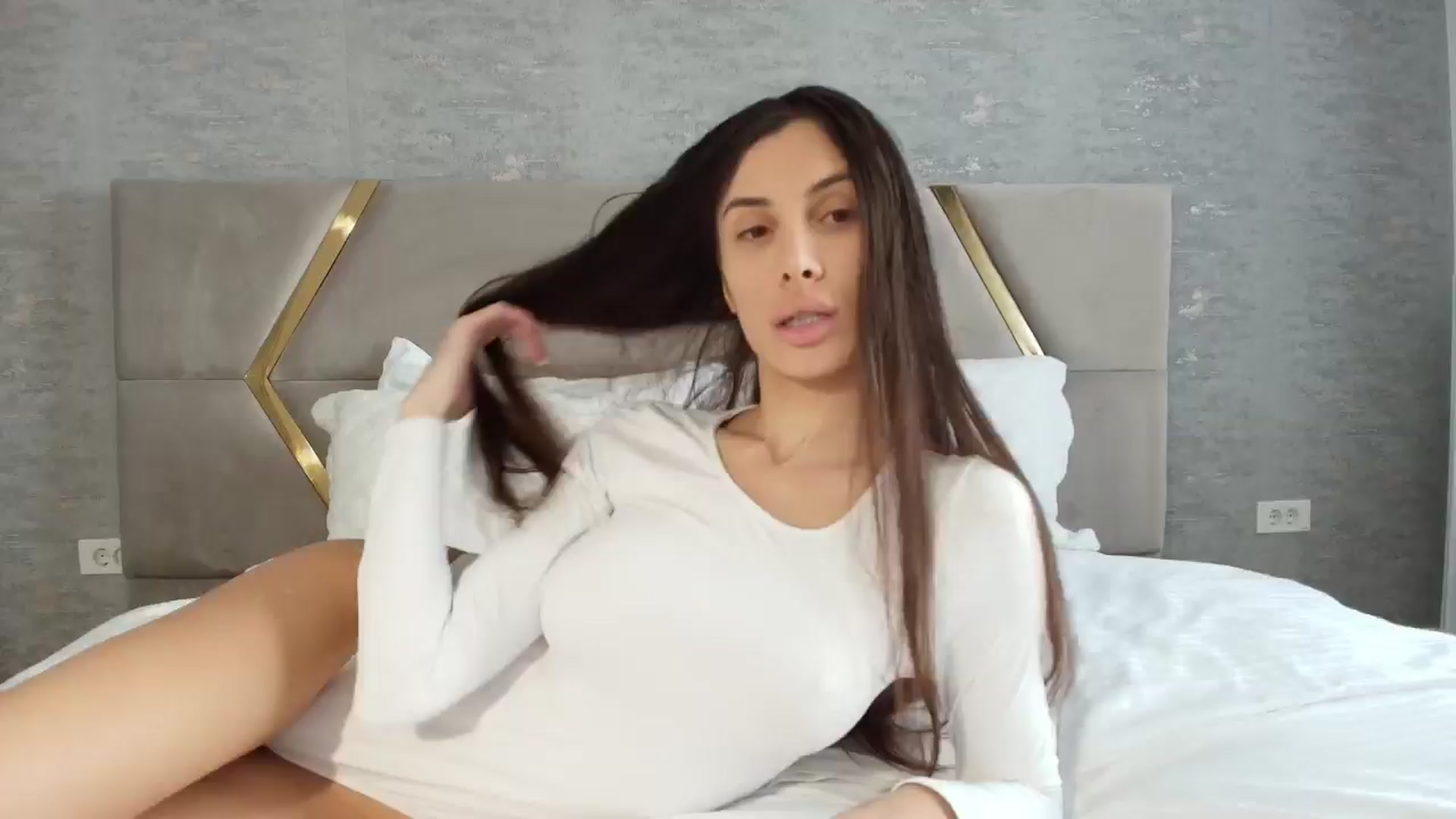 Gallery image thumbnail from Anne_Marieee's myfreecams stream on, 12/04/2025, 10:49 image 3 of 20