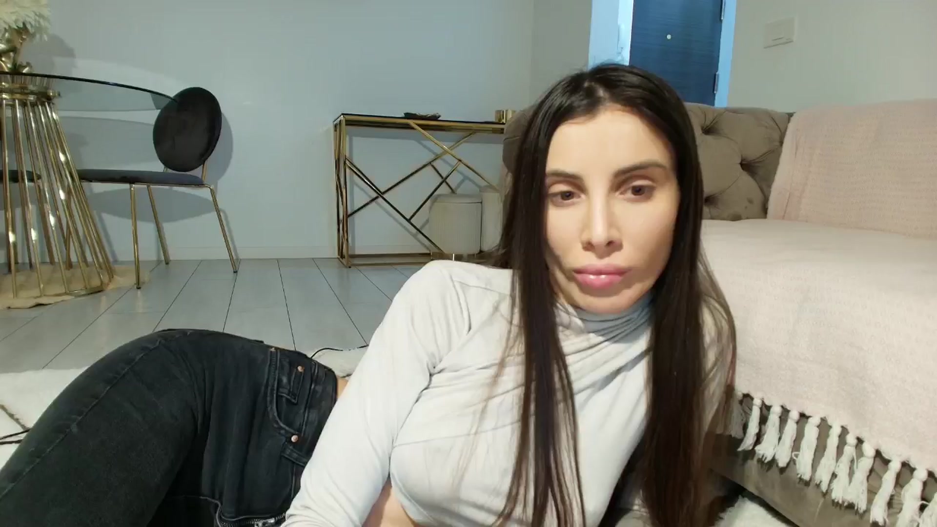 Gallery image thumbnail from Anne_Marieee's myfreecams stream on, 12/30/2025, 23:14 image 6 of 20